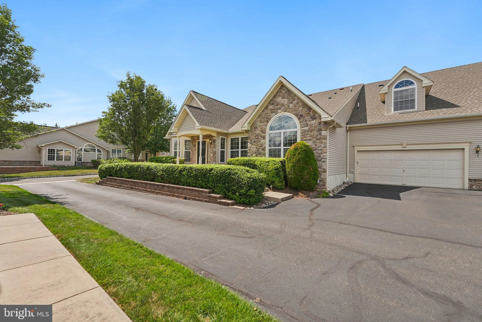 Property Slideshow image 33 of 41 | 64 villa dr 206, Warminster, PA, 18974