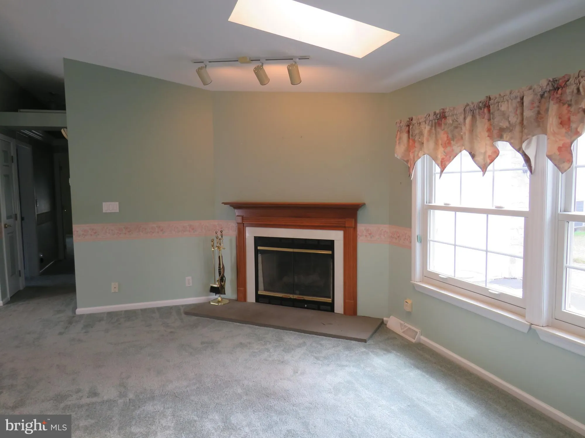 Property Slideshow image 12 of 40 | 377 spring meadow cir, New Hope, PA, 18938