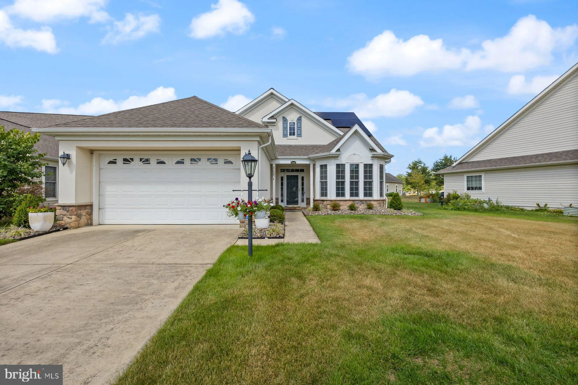 Property Slideshow image 2 of 38 | 4909 keswick ct, White Plains, MD, 20695