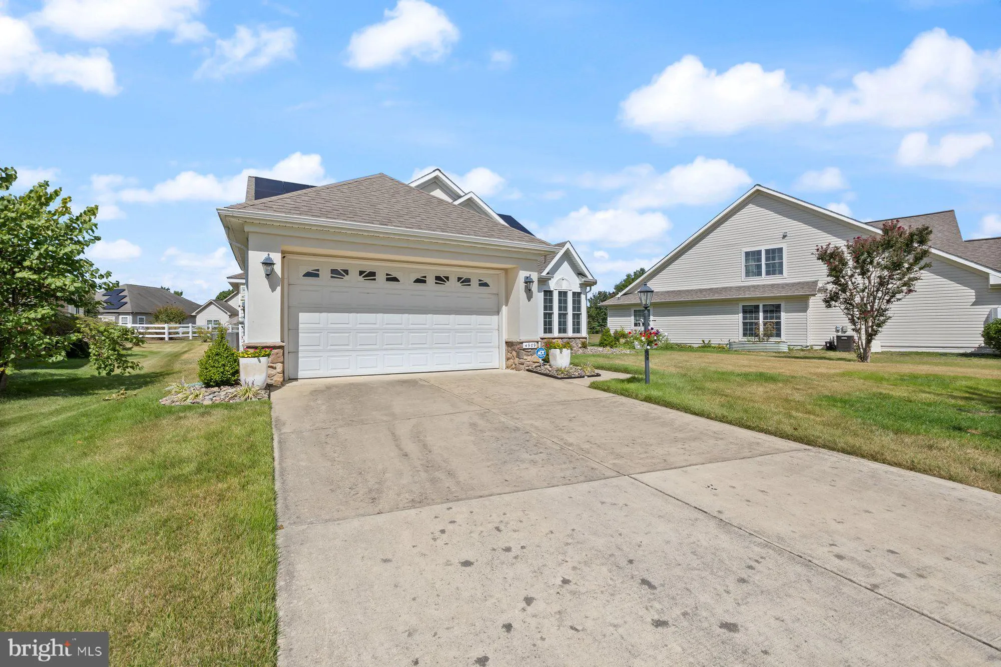 Property Slideshow image 4 of 38 | 4909 keswick ct, White Plains, MD, 20695