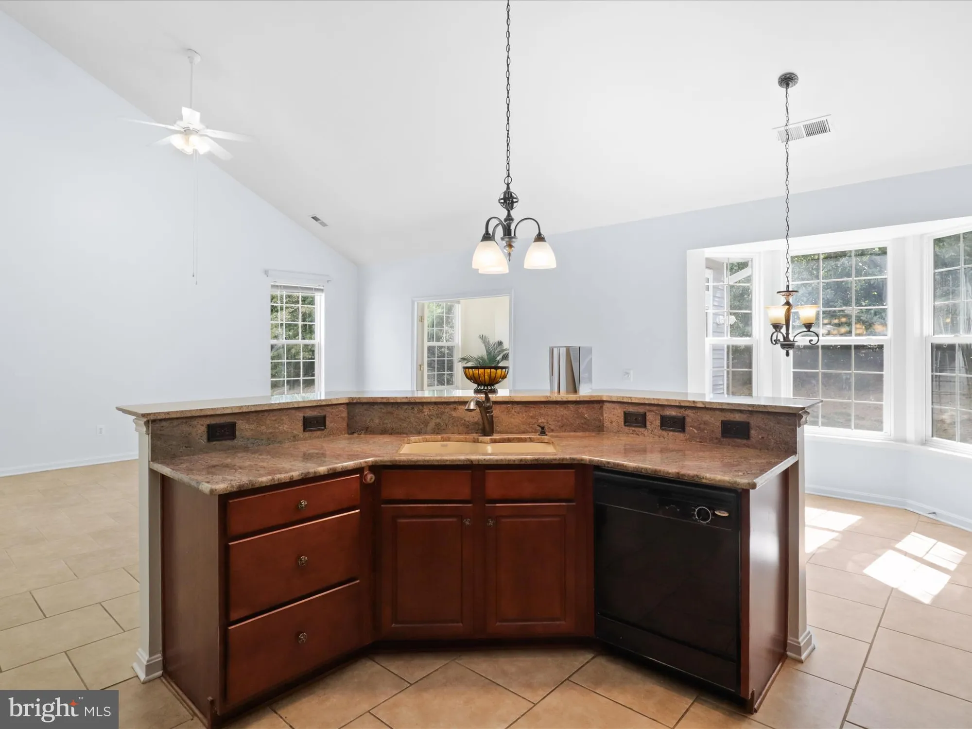 Property Slideshow image 18 of 74 | 17251 four seasons dr, Dumfries, VA, 22025