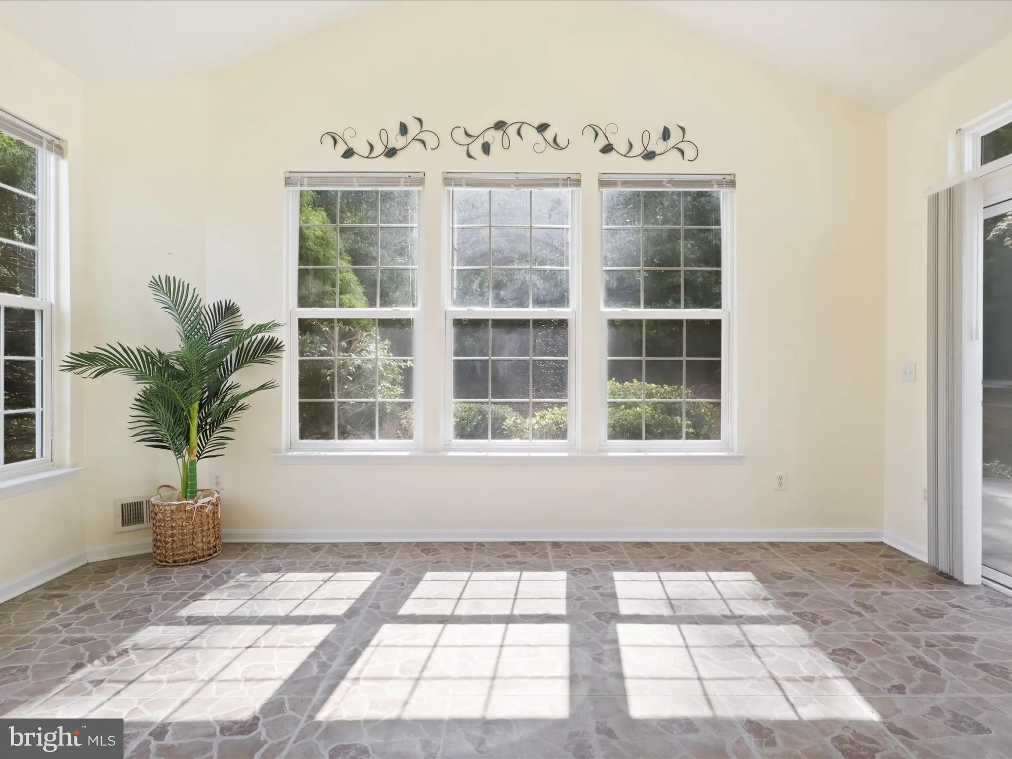 Property Slideshow image 15 of 74 | 17251 four seasons dr, Dumfries, VA, 22025