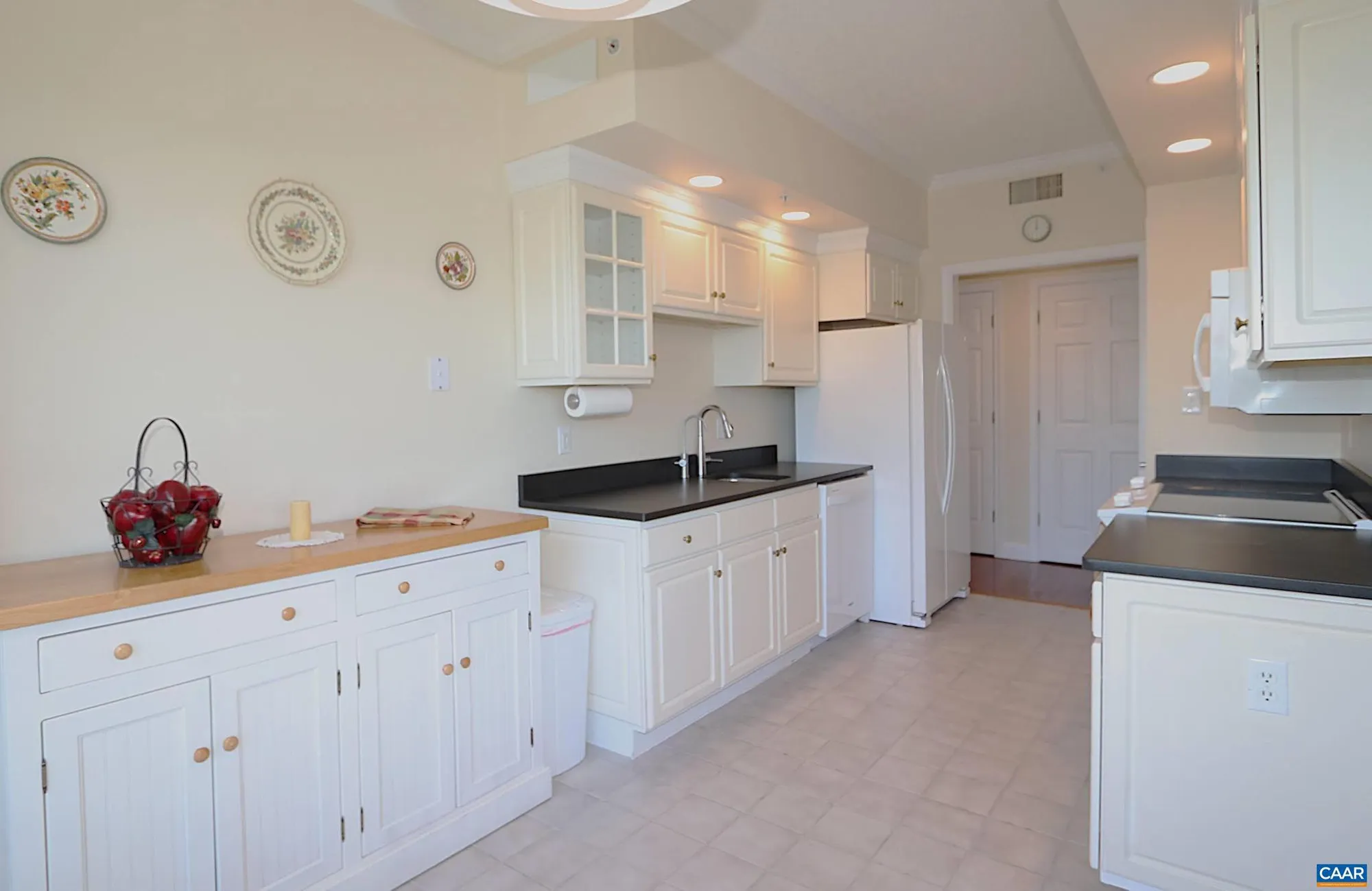 Property Slideshow image 13 of 38 | 500 crestwood dr 2306, Charlottesville, VA, 22903