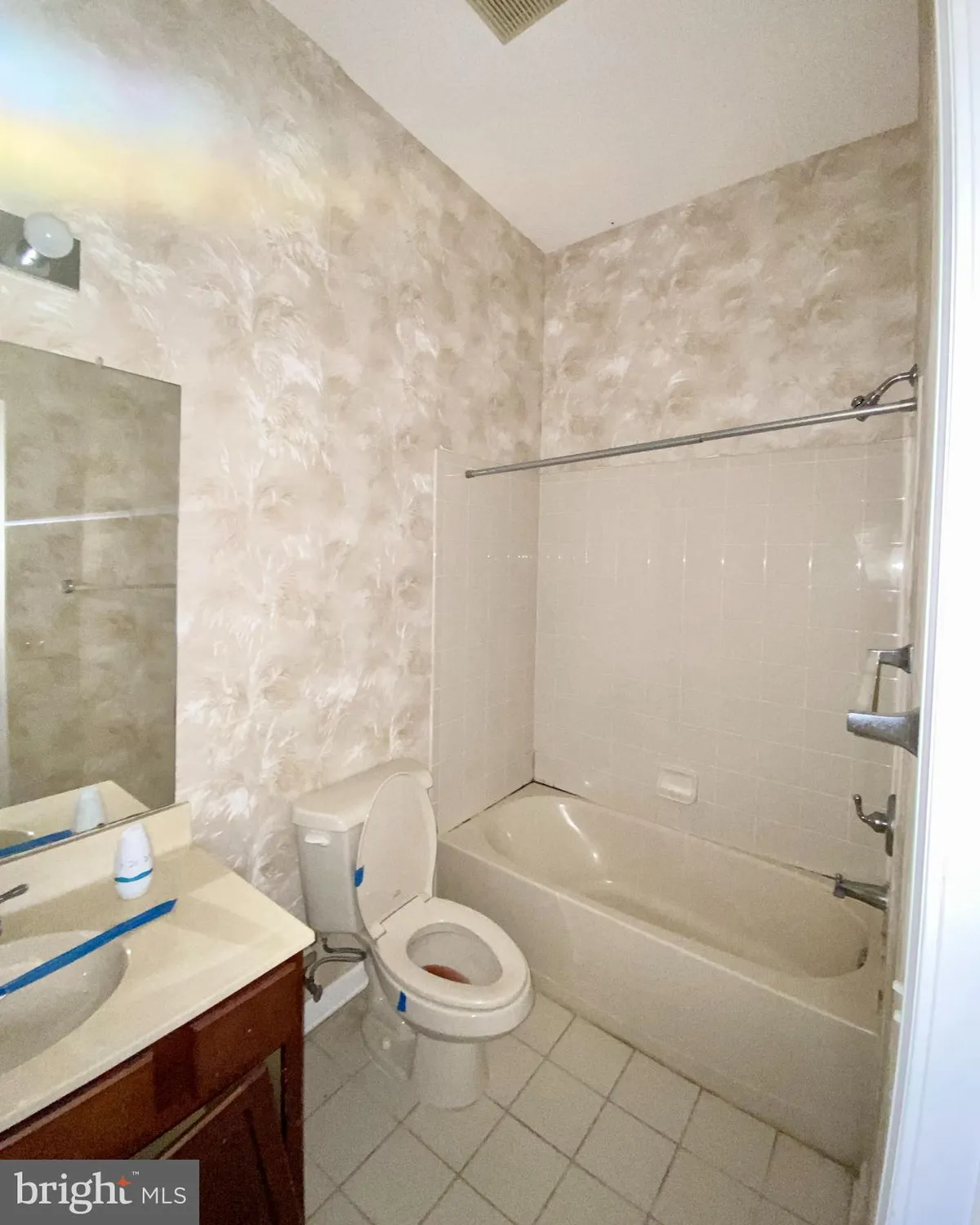 Property Slideshow image 17 of 19 | 86 labaw dr, Cranbury, NJ, 08512