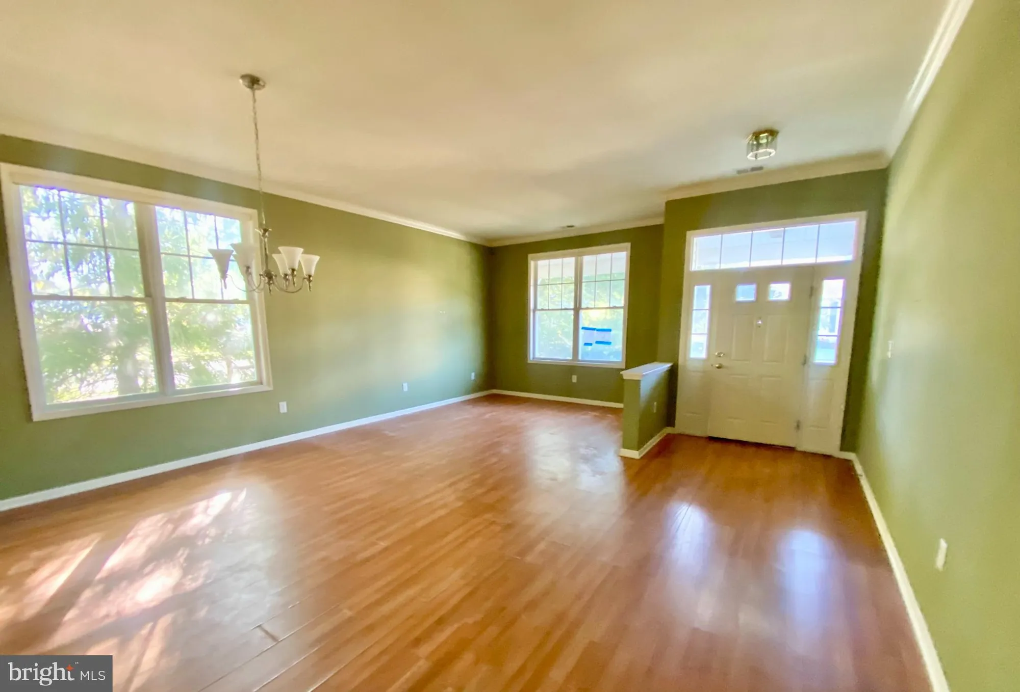 Property Slideshow image 4 of 19 | 86 labaw dr, Cranbury, NJ, 08512