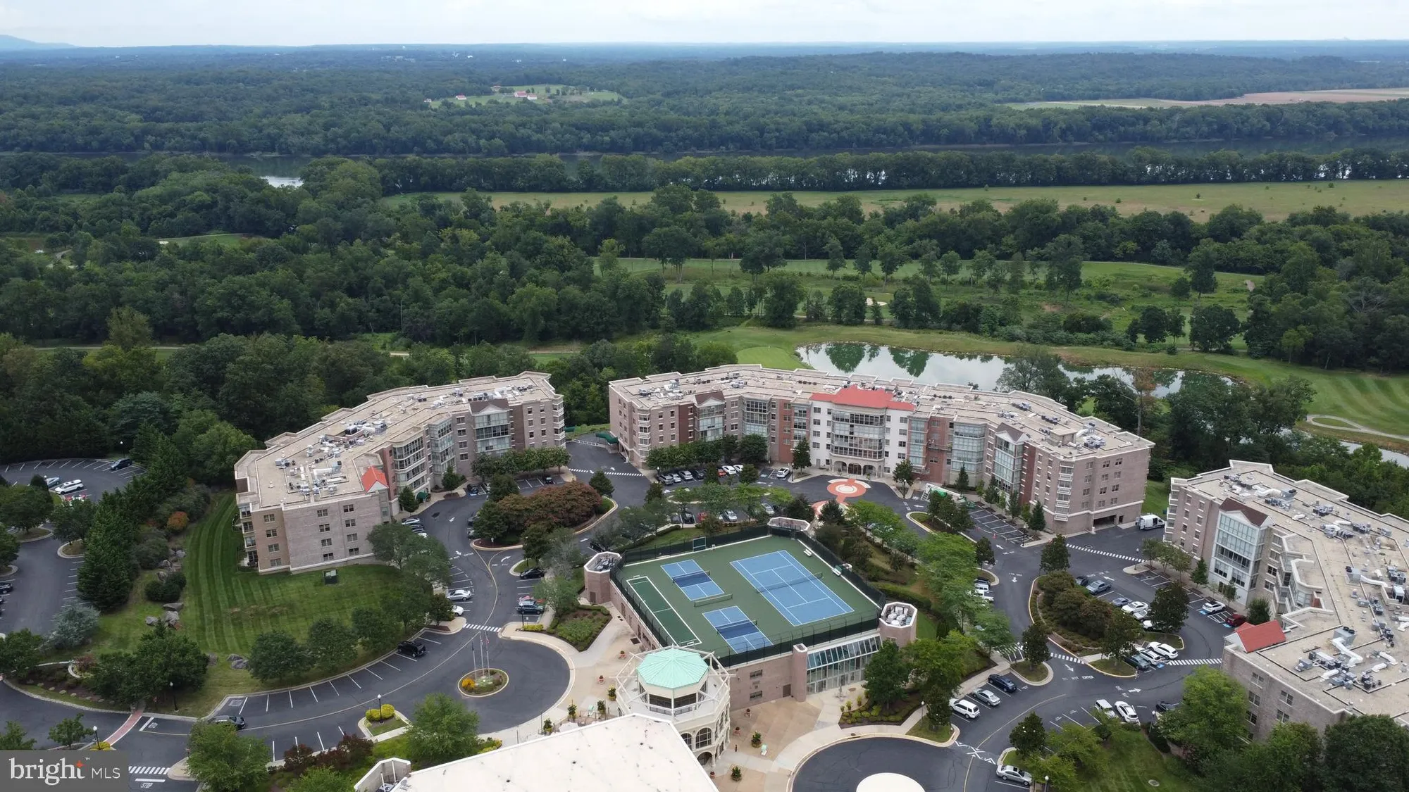 Property Slideshow image 3 of 60 | 19365 cypress ridge ter unit 1102, Leesburg, VA, 20176