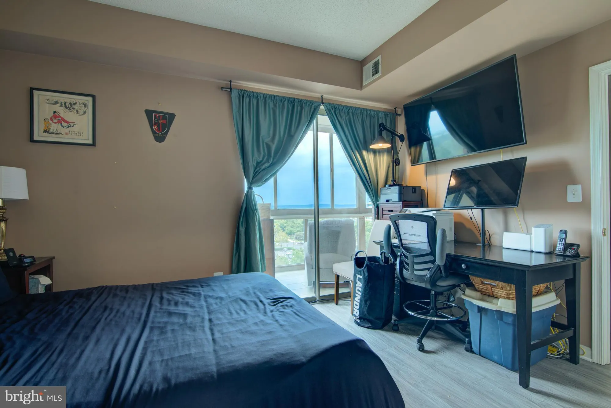 Property Slideshow image 38 of 60 | 19365 cypress ridge ter unit 1102, Leesburg, VA, 20176