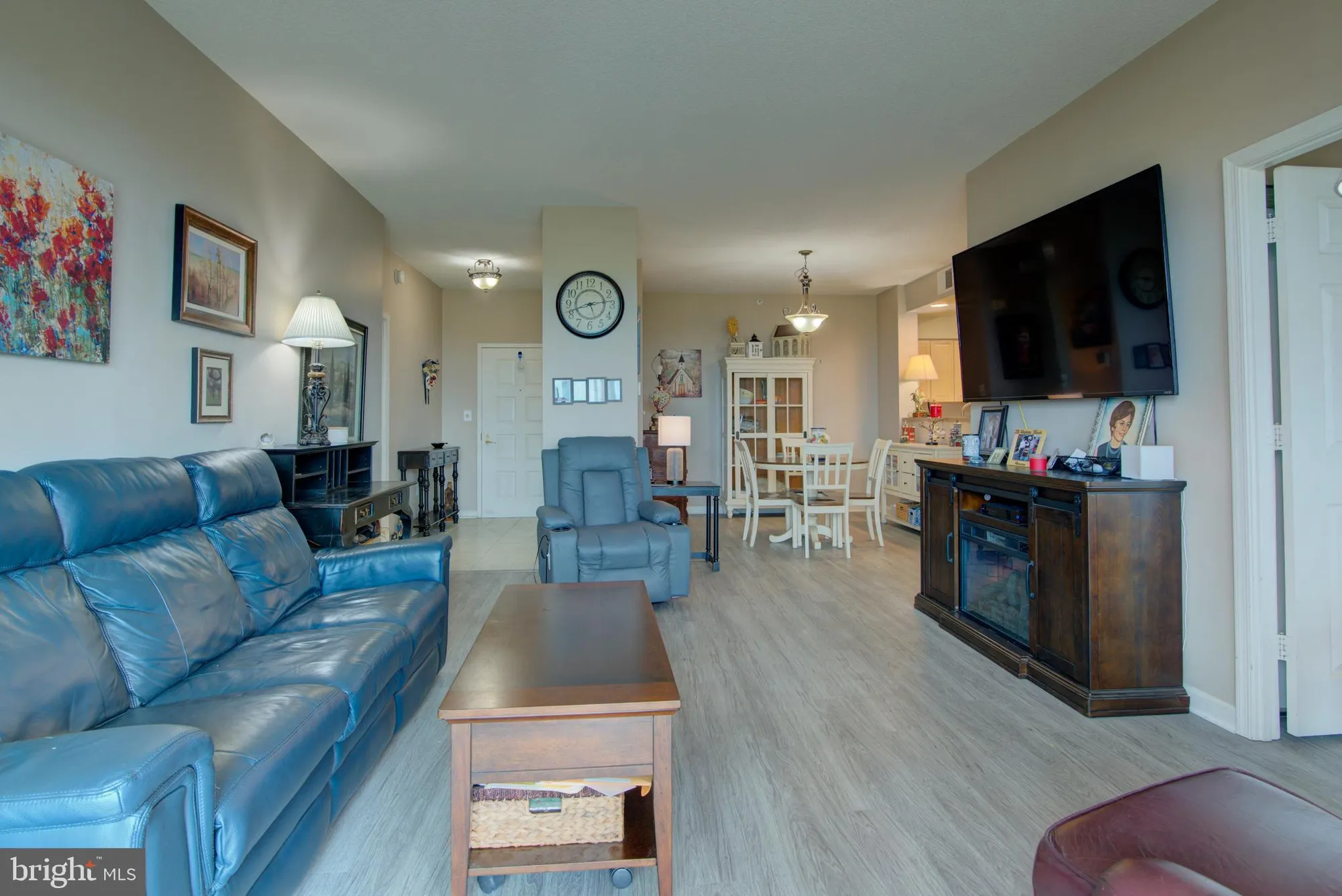 Property Slideshow image 22 of 60 | 19365 cypress ridge ter unit 1102, Leesburg, VA, 20176