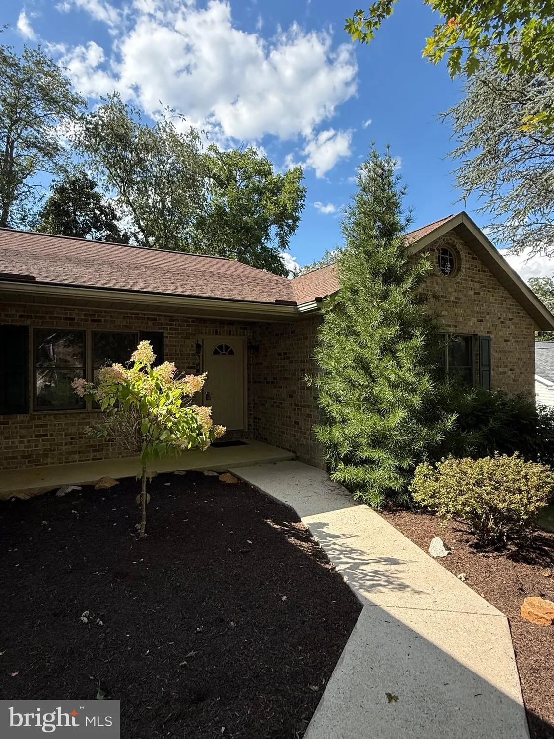 Property Slideshow image 2 of 31 | 7010 fairway oaks, Fayetteville, PA, 17222