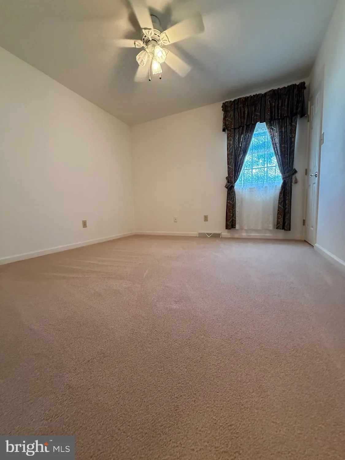 Property Slideshow image 14 of 31 | 7010 fairway oaks, Fayetteville, PA, 17222