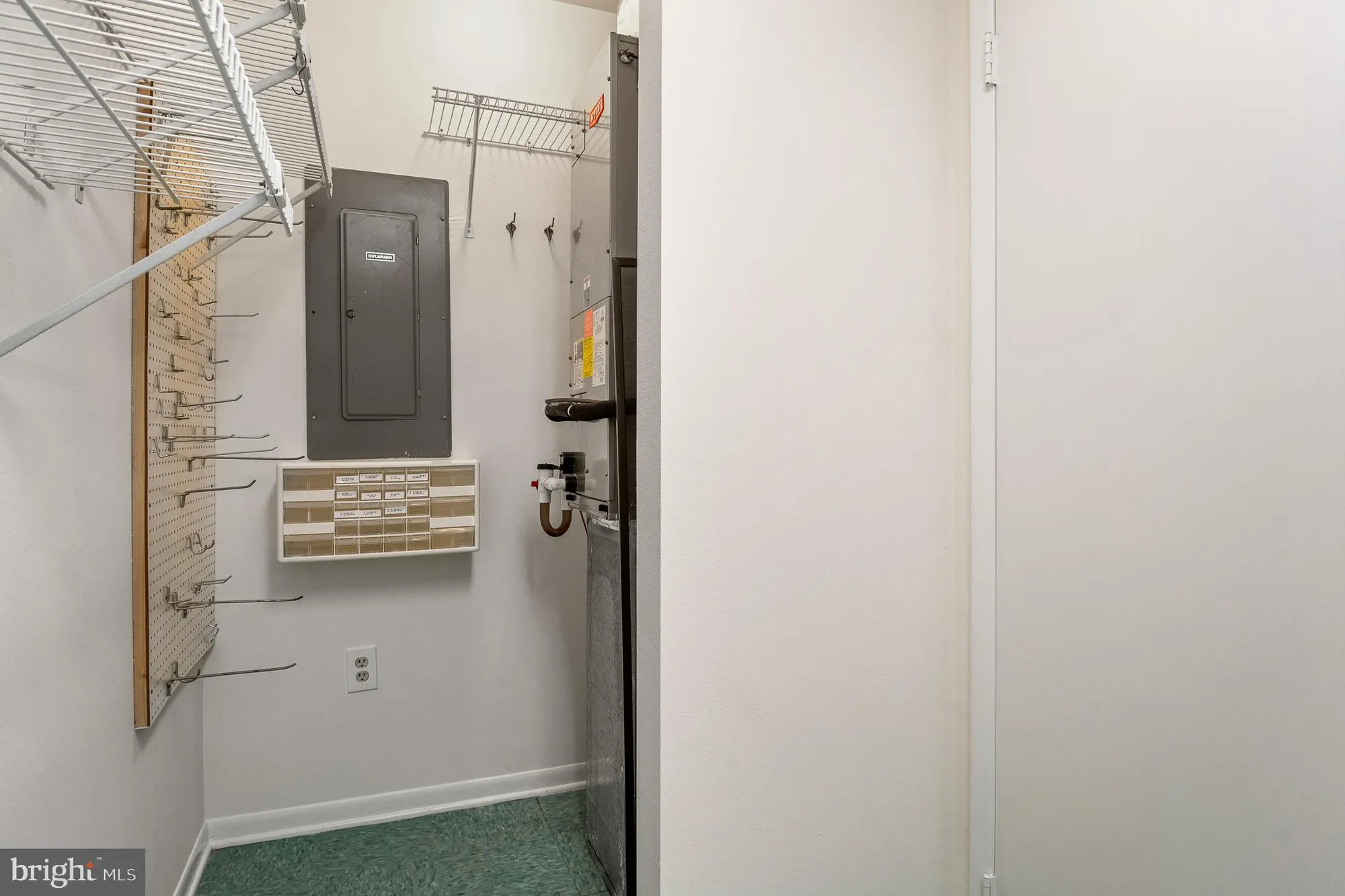 Property Slideshow image 20 of 44 | 15301 pine orchard dr 86-3e, Silver Spring, MD, 20906