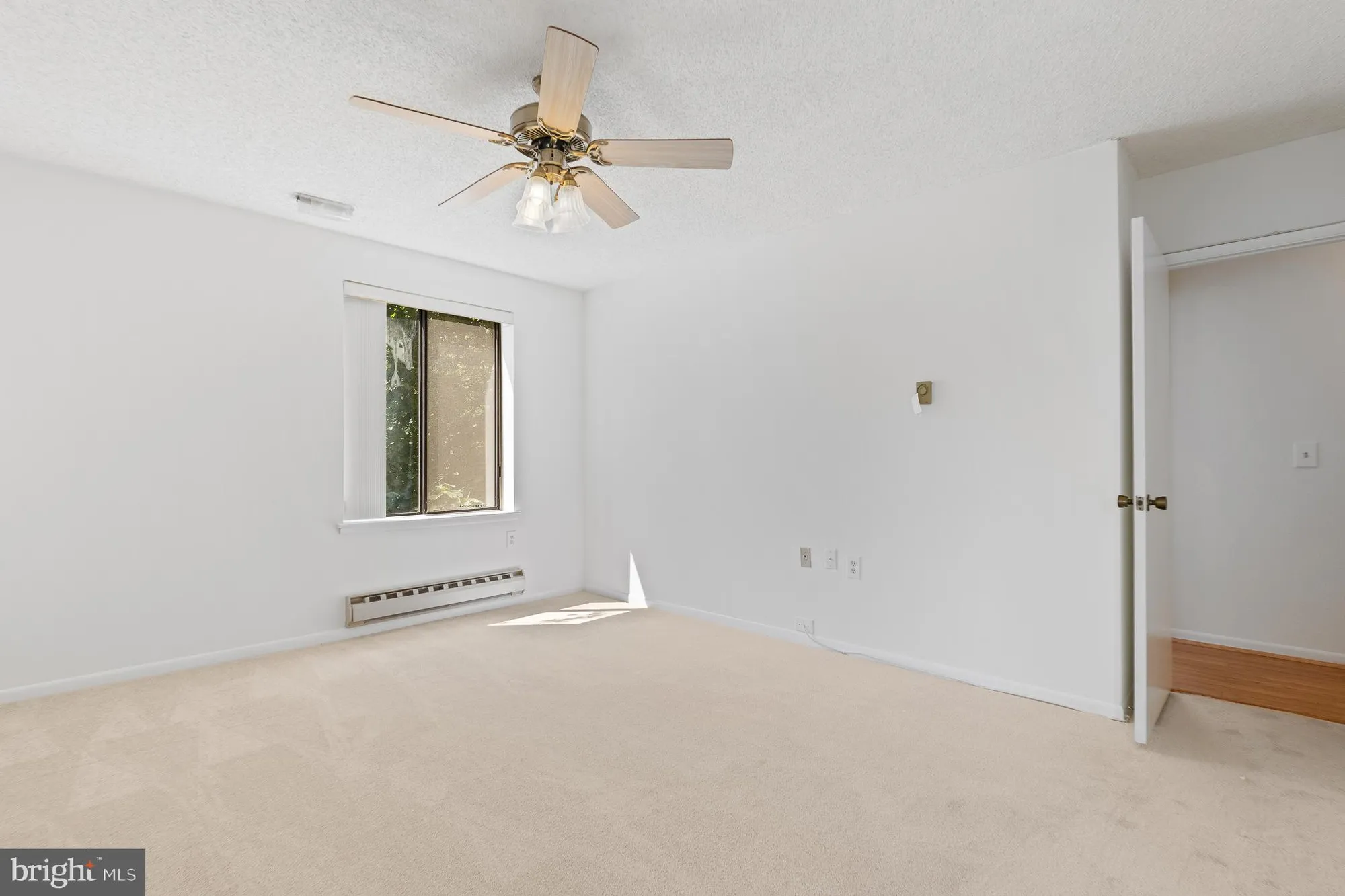Property Slideshow image 34 of 44 | 15301 pine orchard dr 86-3e, Silver Spring, MD, 20906