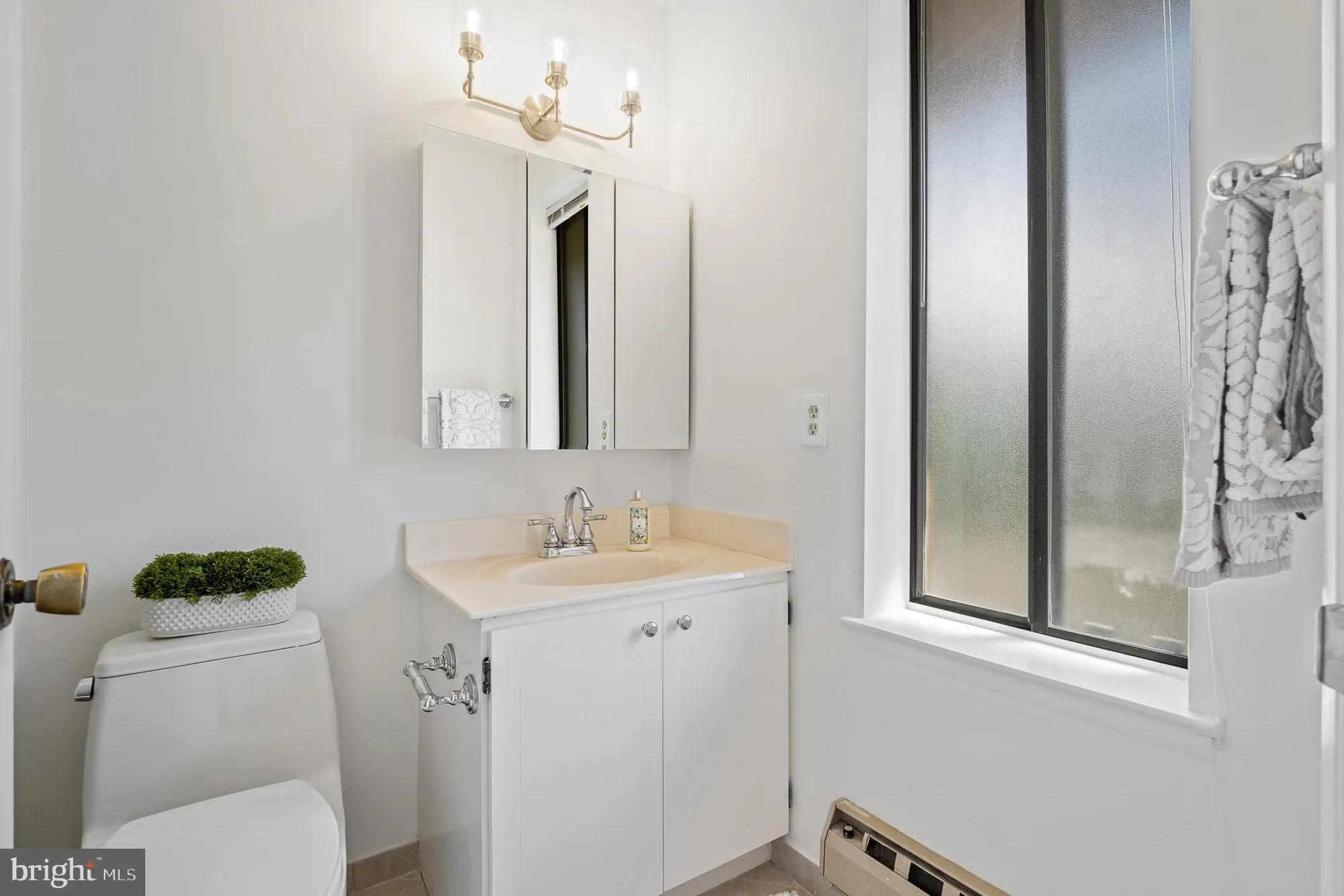 Property Slideshow image 35 of 44 | 15301 pine orchard dr 86-3e, Silver Spring, MD, 20906