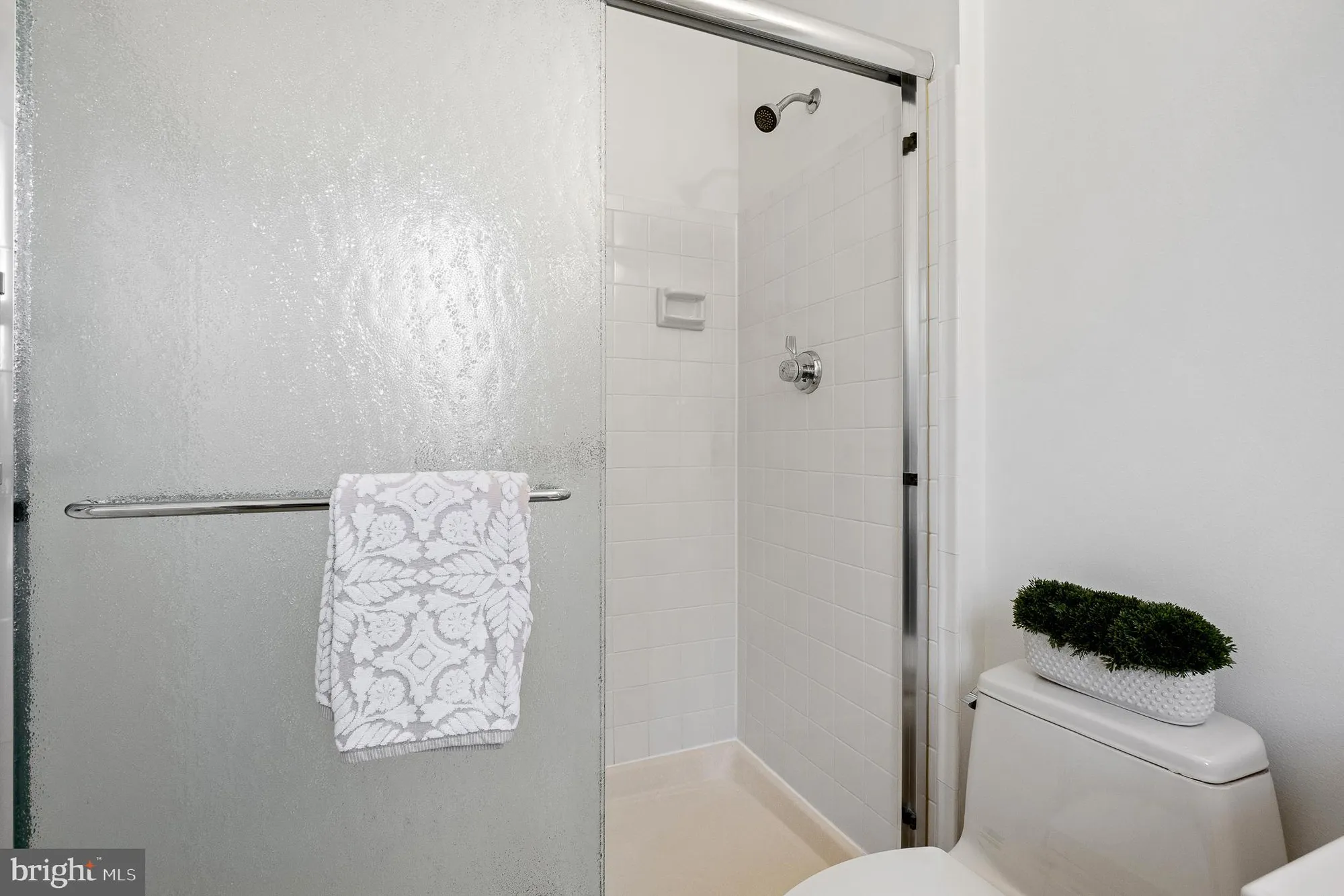 Property Slideshow image 36 of 44 | 15301 pine orchard dr 86-3e, Silver Spring, MD, 20906