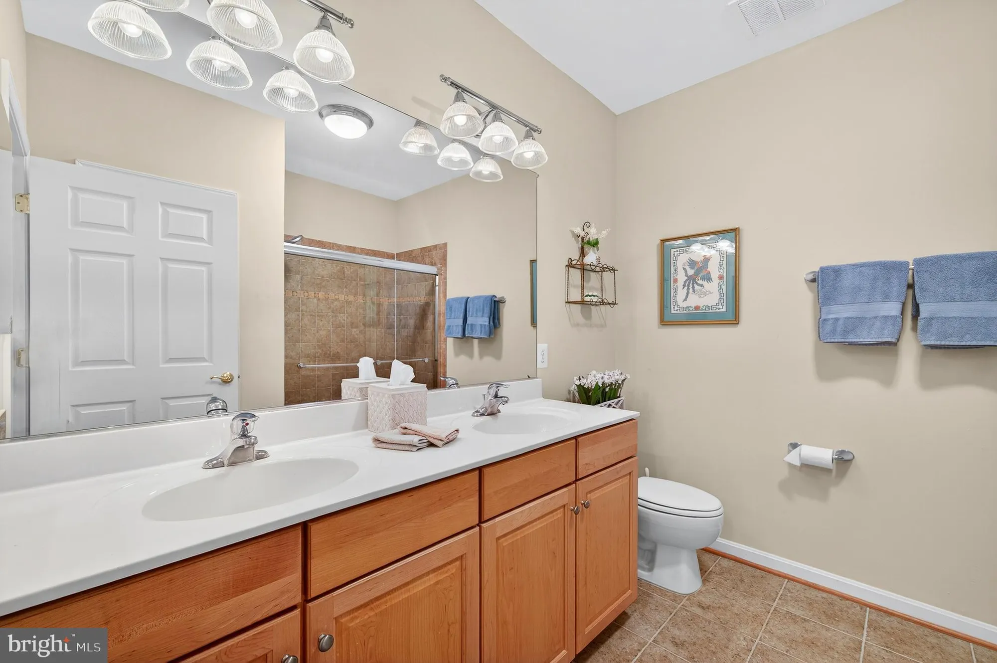 Property Slideshow image 23 of 41 | 20745 royal palace sq unit 207, Sterling, VA, 20165