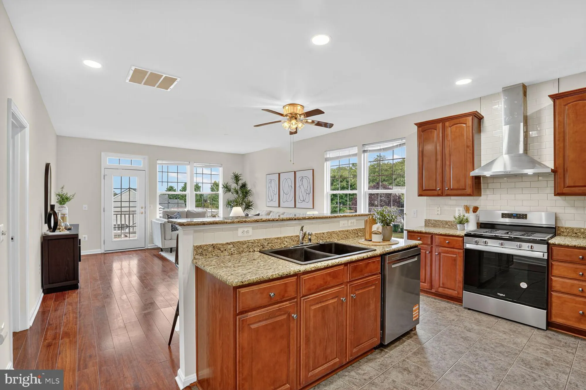 Property Slideshow image 16 of 53 | 3949 solstice ln, Dumfries, VA, 22025