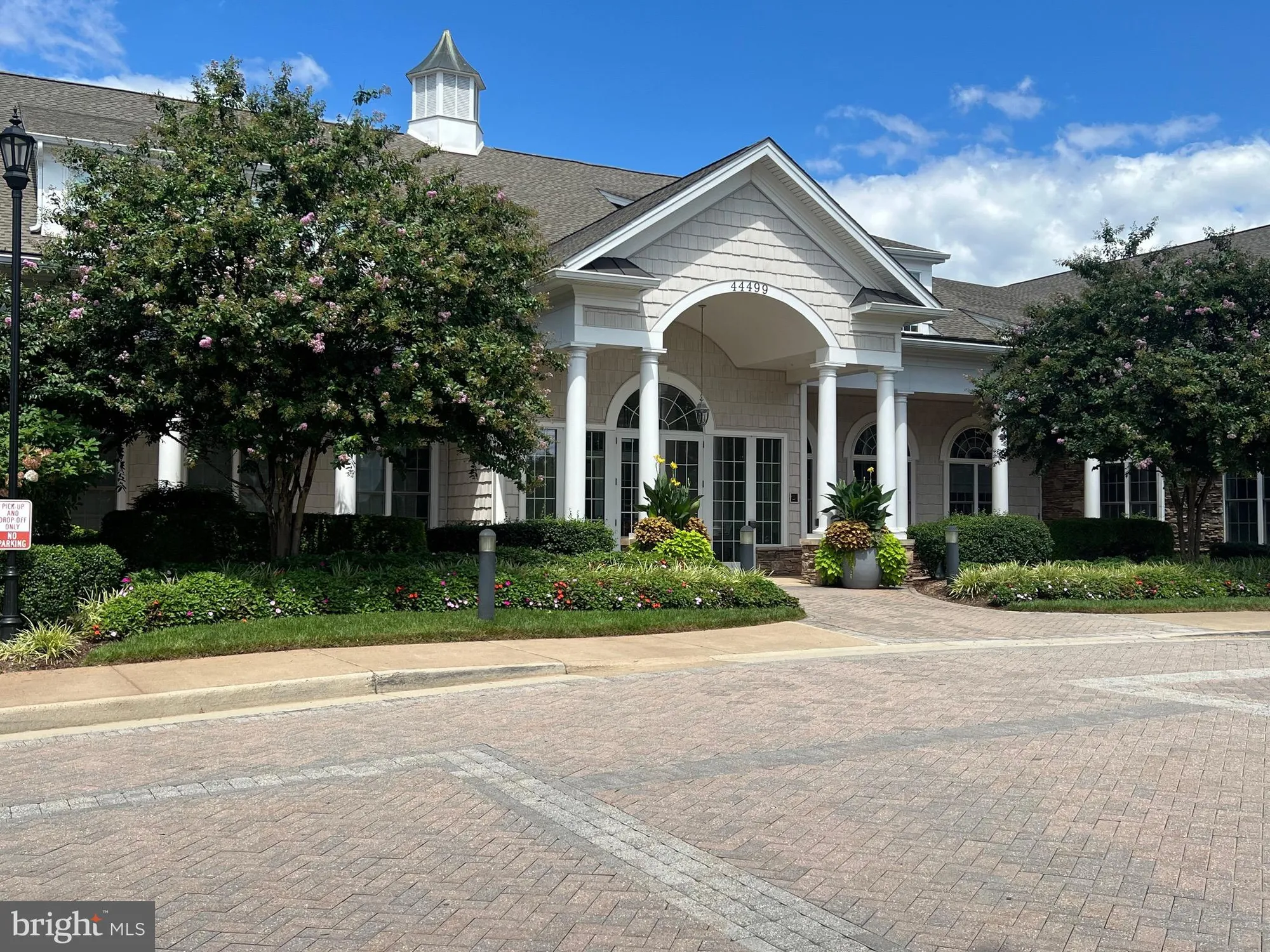 Property Slideshow image 31 of 37 | 20831 adams mill pl, Ashburn, VA, 20147