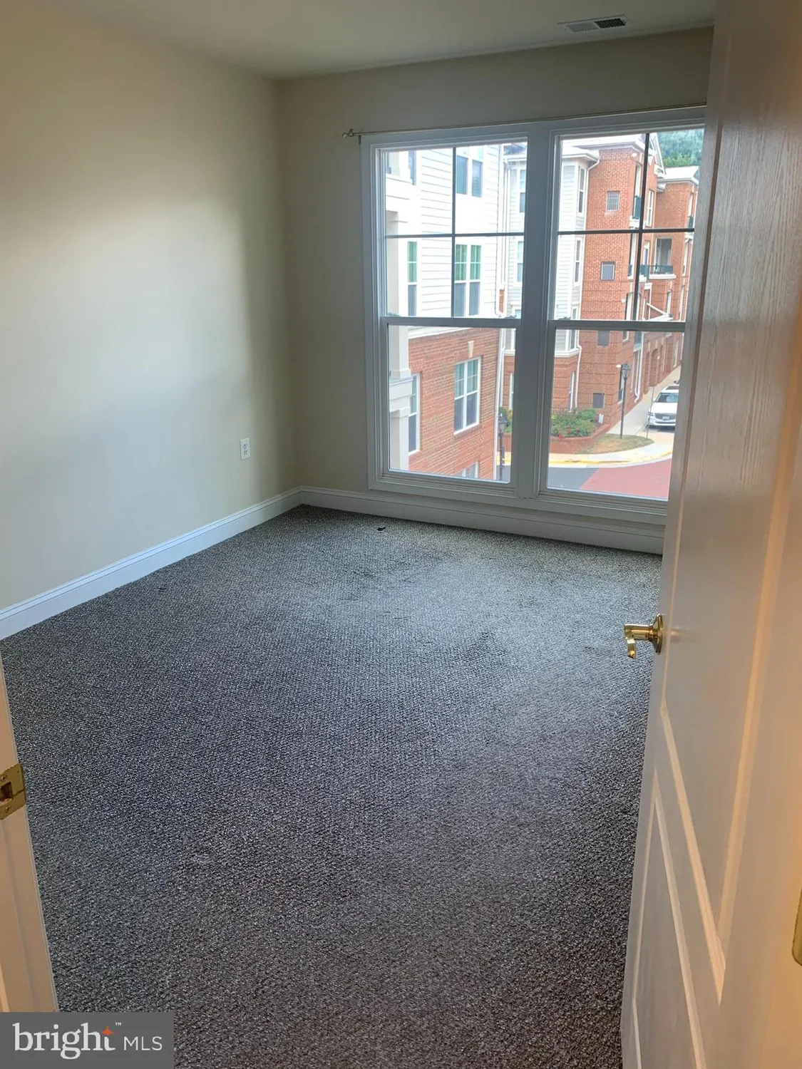 Property Slideshow image 12 of 24 | 2903 saintsbury plz 310, Fairfax, VA, 22031