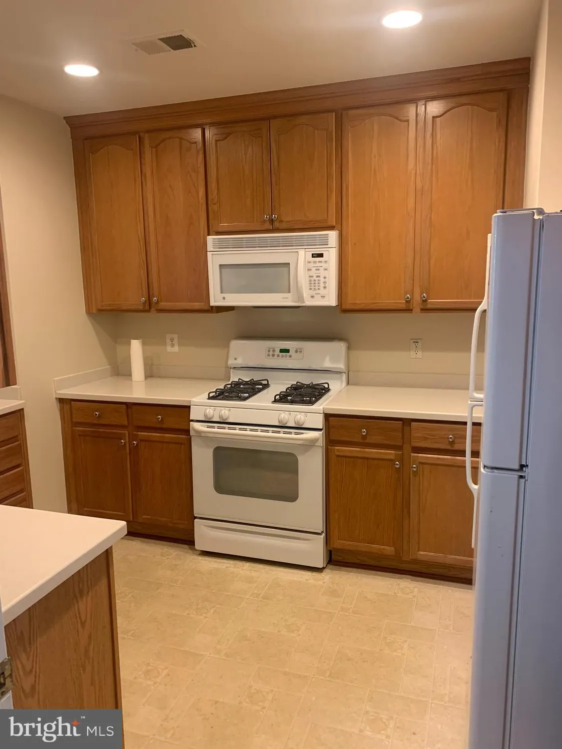 Property Slideshow image 17 of 24 | 2903 saintsbury plz 310, Fairfax, VA, 22031