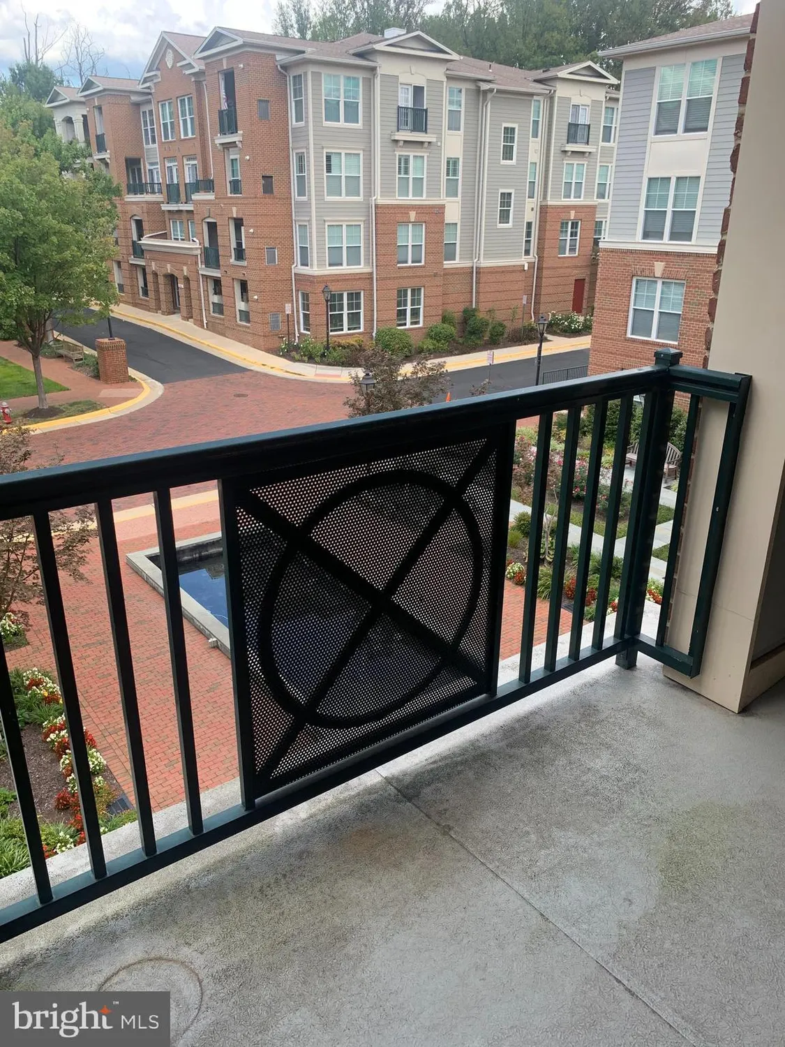 Property Slideshow image 6 of 24 | 2903 saintsbury plz 310, Fairfax, VA, 22031