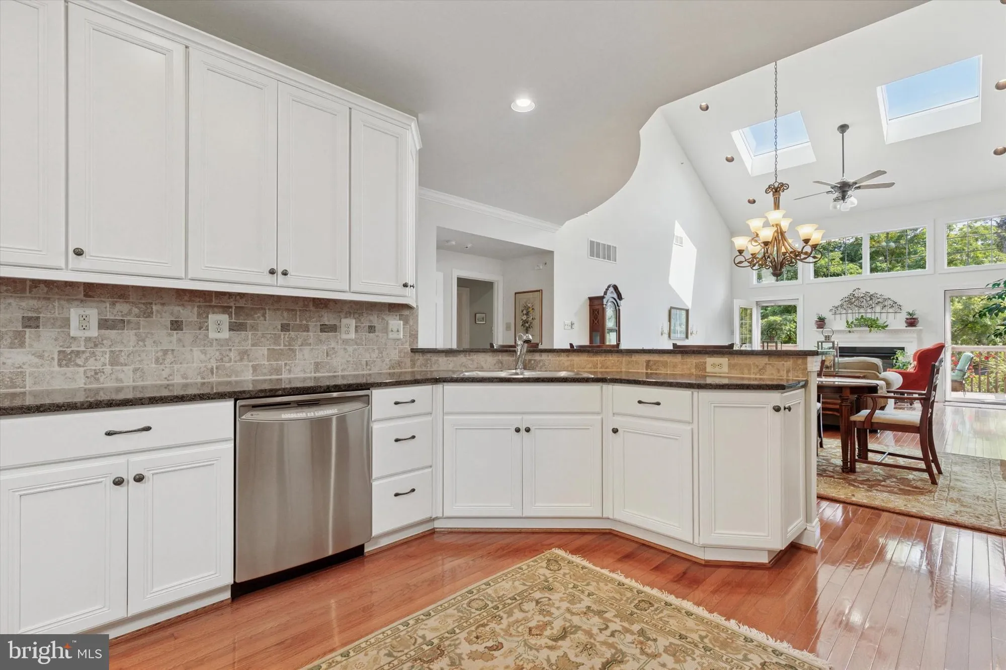 Property Slideshow image 19 of 55 | 107 caspian ln, Norristown, PA, 19403