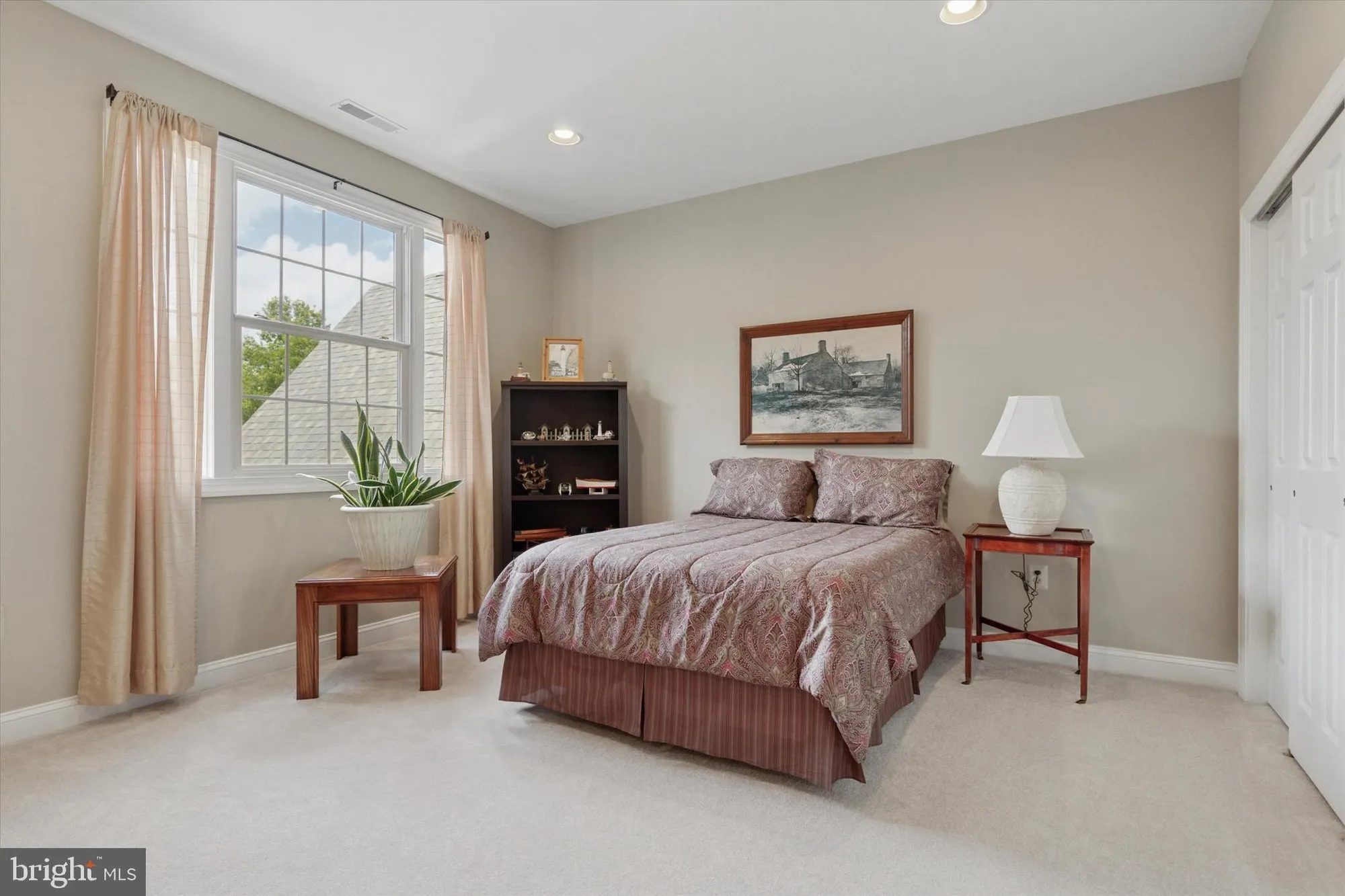 Property Slideshow image 33 of 55 | 107 caspian ln, Norristown, PA, 19403