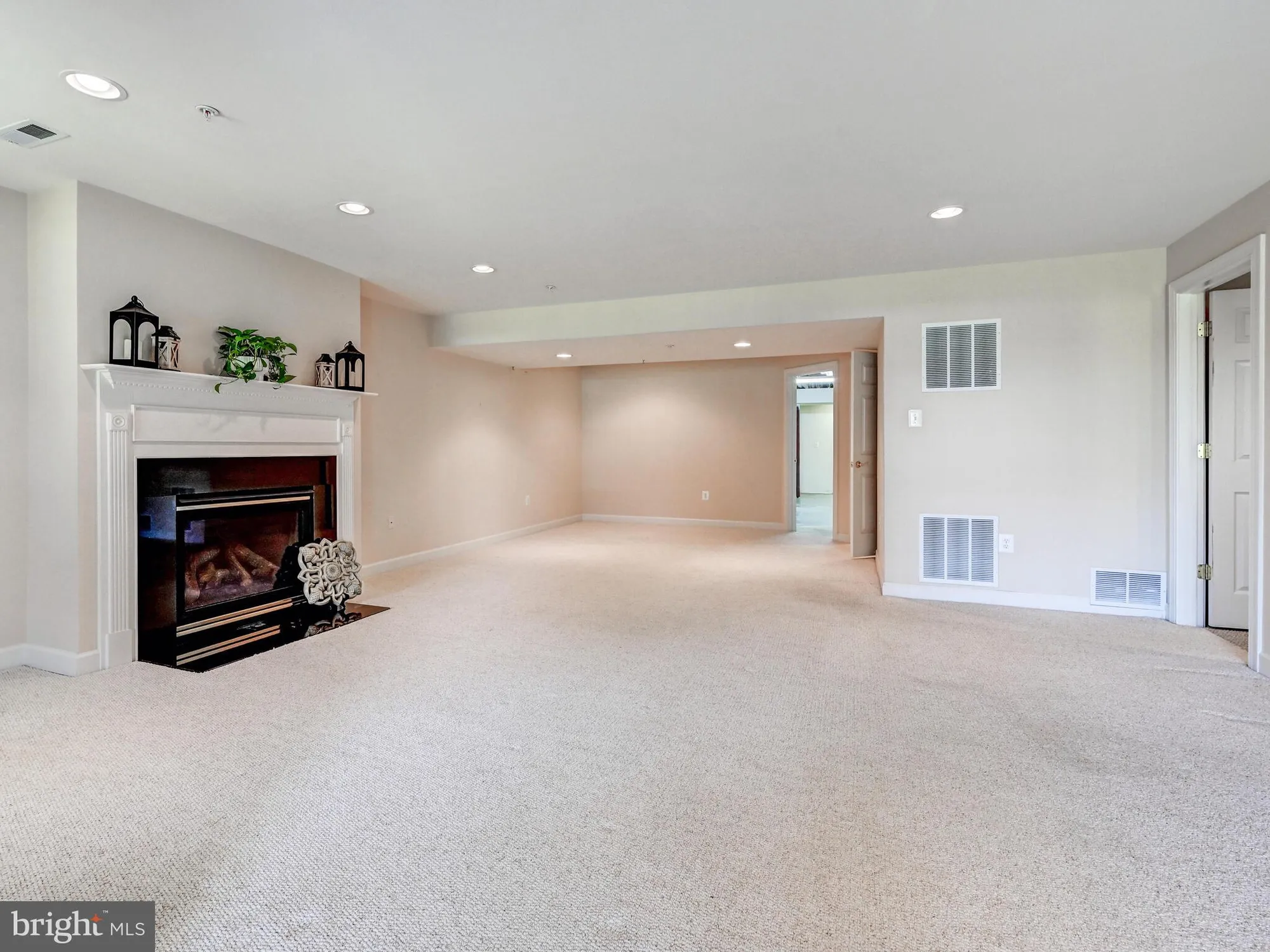 Property Slideshow image 33 of 63 | 11940 hampstead grn 73, Ellicott City, MD, 21042