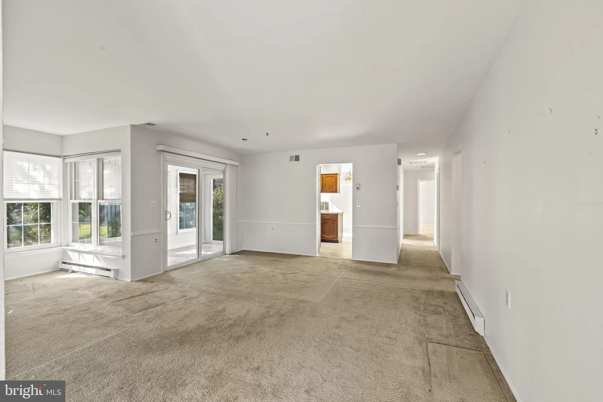 Property Slideshow image 4 of 30 | 33 dunstable rd, Southampton, NJ, 08088