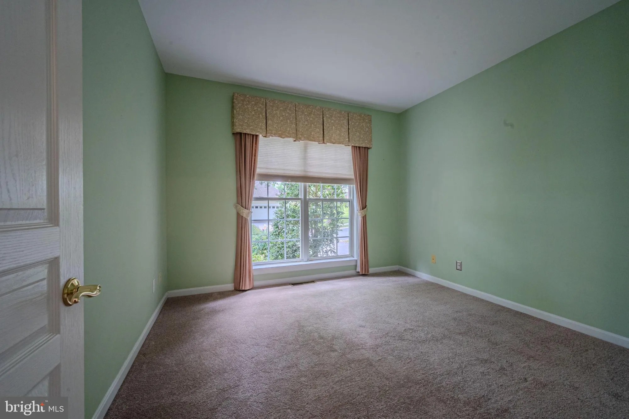 Property Slideshow image 14 of 54 | 607 martin dr, Avondale, PA, 19311