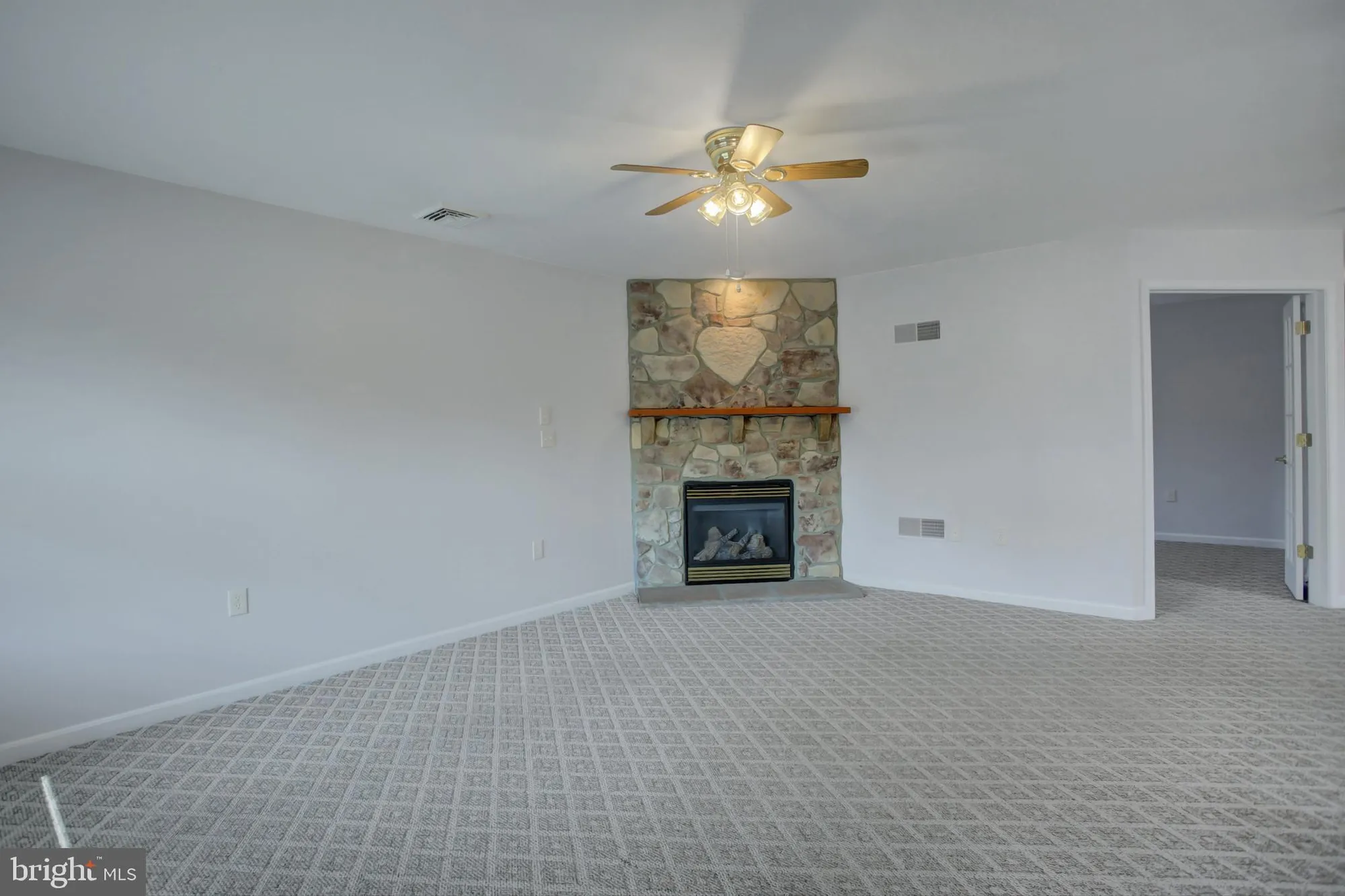 Property Slideshow image 9 of 52 | 81 lantern ln, Shippensburg, PA, 17257