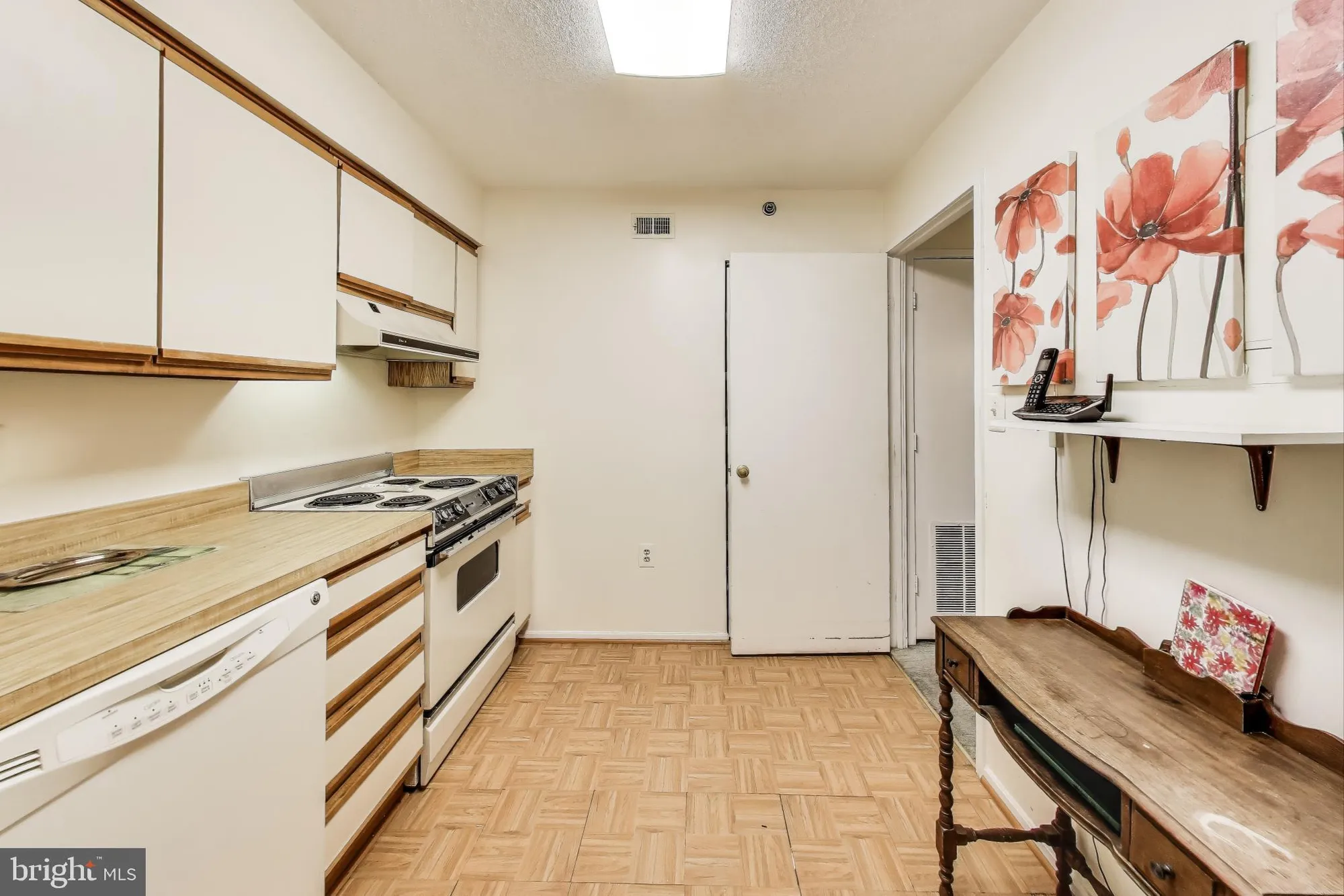 Property Slideshow image 30 of 34 | 3330 n leisure world blvd 5-1015, Silver Spring, MD, 20906