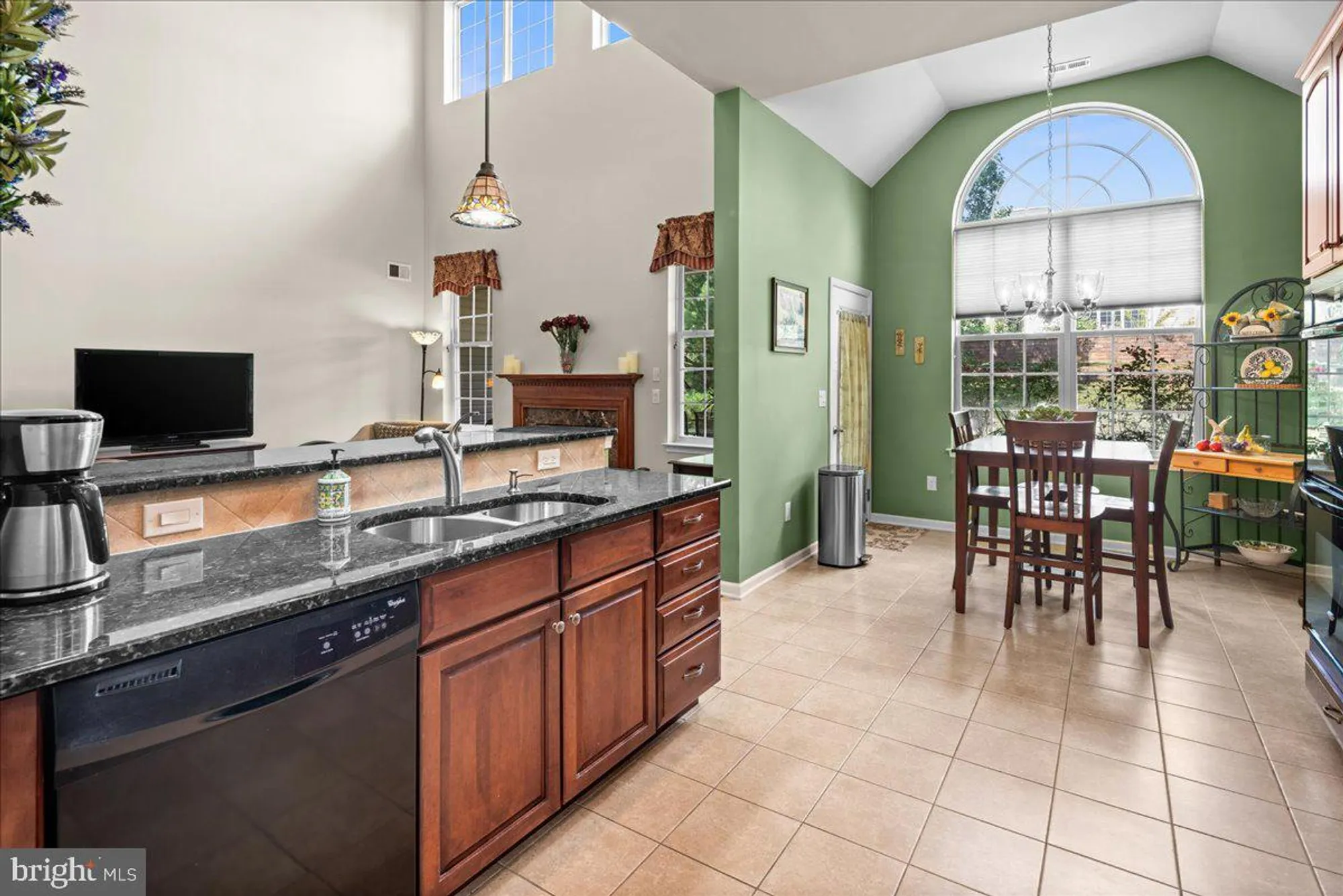 Property Slideshow image 34 of 68 | 118 andover dr, Kendall Park, NJ, 08824