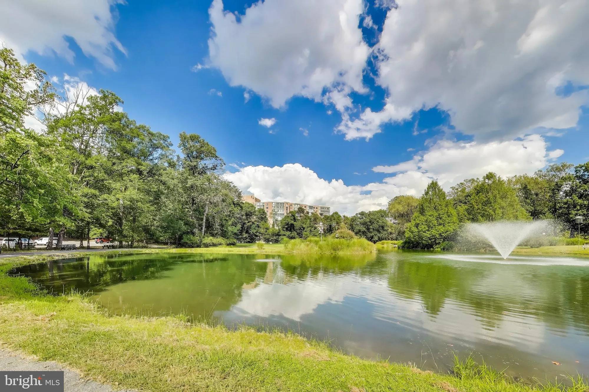 Property Slideshow image 33 of 43 | 15115 interlachen dr 3-802, Silver Spring, MD, 20906