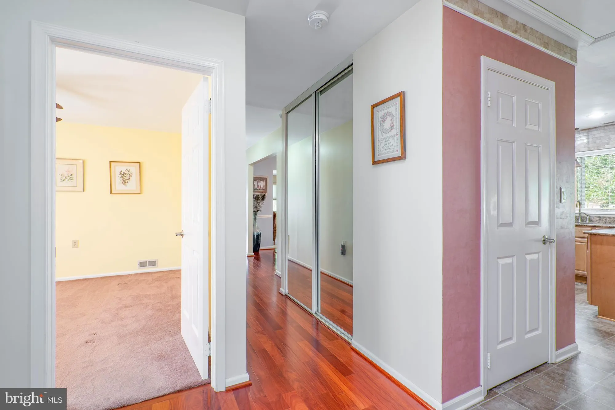 Property Slideshow image 12 of 23 | 985 westminster dr, Southampton, NJ, 08088