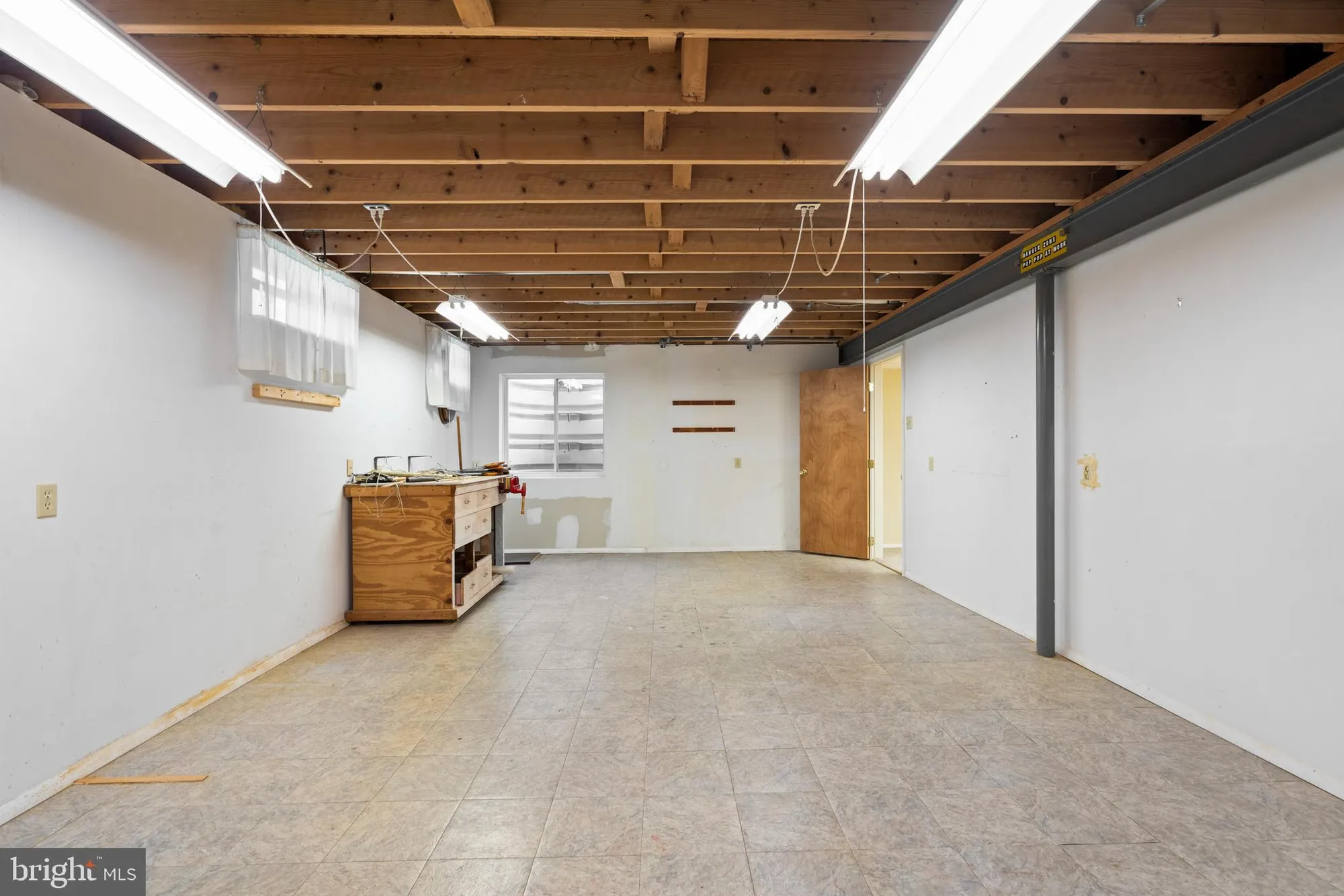 Property Slideshow image 30 of 37 | 24 tupelo ln, Langhorne, PA, 19047