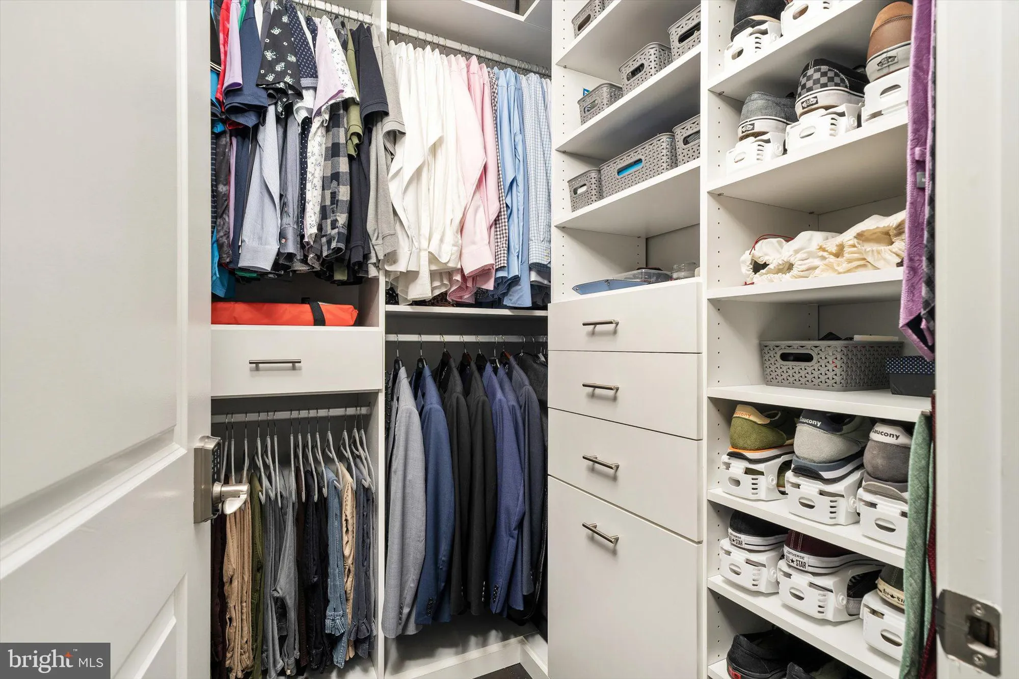 Property Slideshow image 24 of 35 | 1 cannon dr, Pennington, NJ, 08534