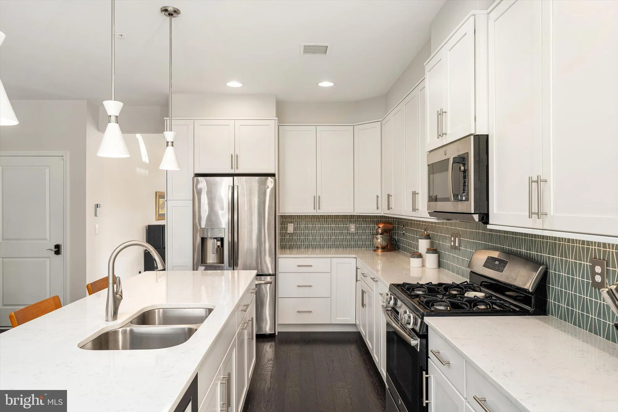 Property Slideshow image 7 of 35 | 1 cannon dr, Pennington, NJ, 08534