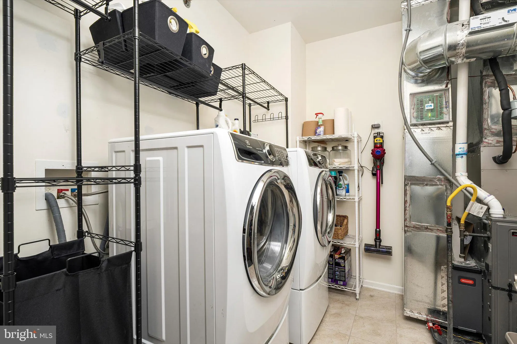 Property Slideshow image 34 of 35 | 1 cannon dr, Pennington, NJ, 08534