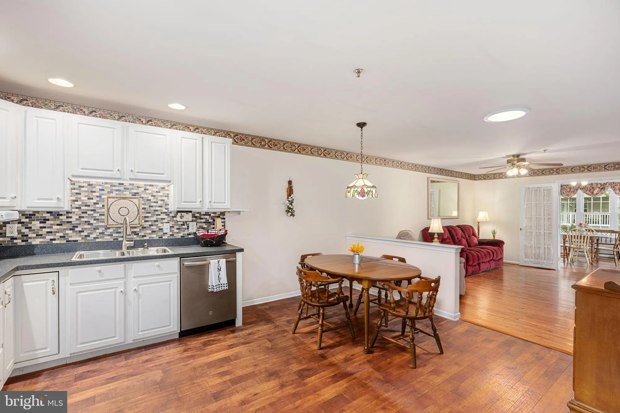 Property Slideshow image 2 of 34 | 315 jefferson ct, Royersford, PA, 19468