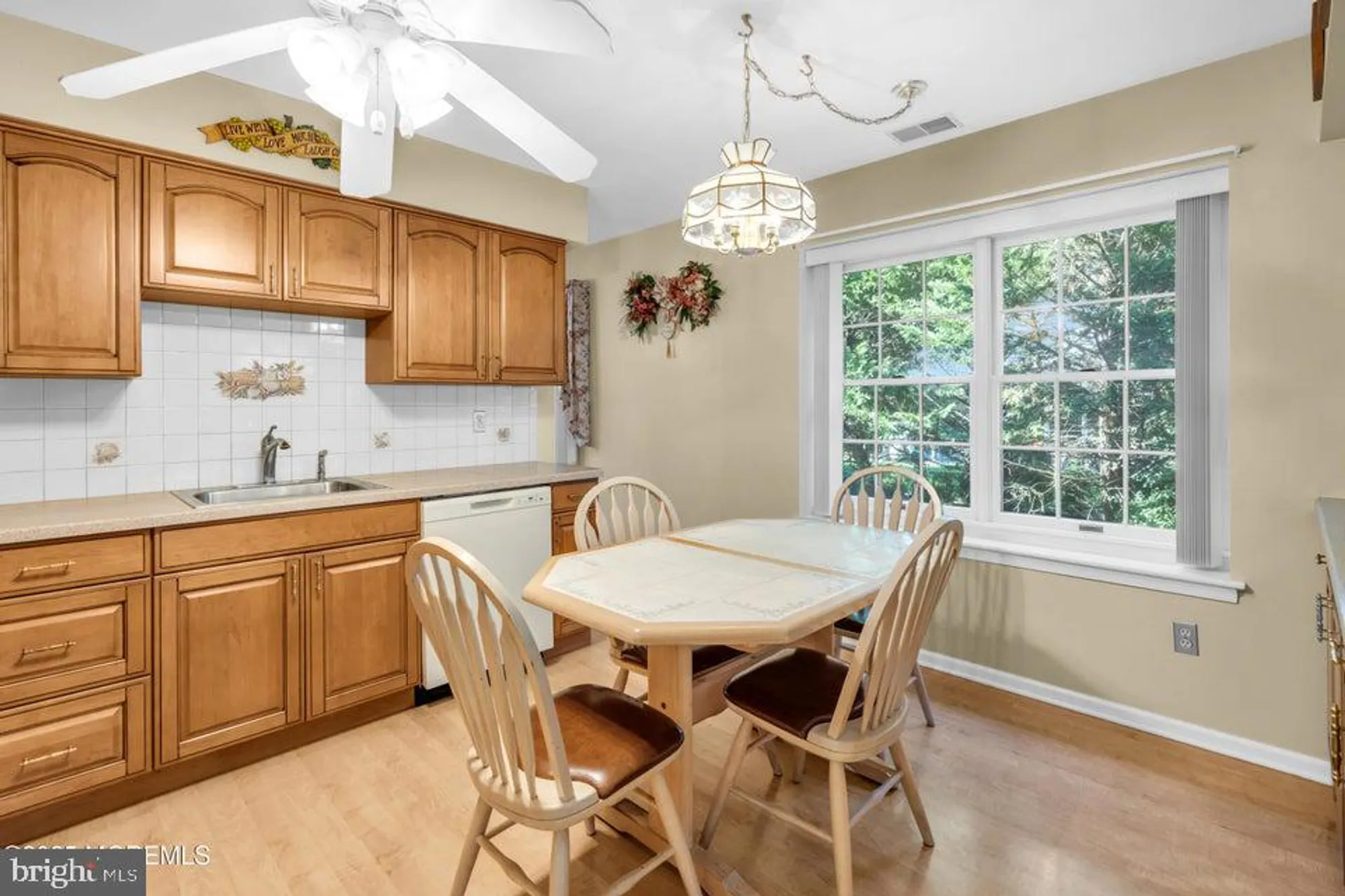 Property Slideshow image 9 of 19 | 1895 crimson ct, Toms River, NJ, 08755