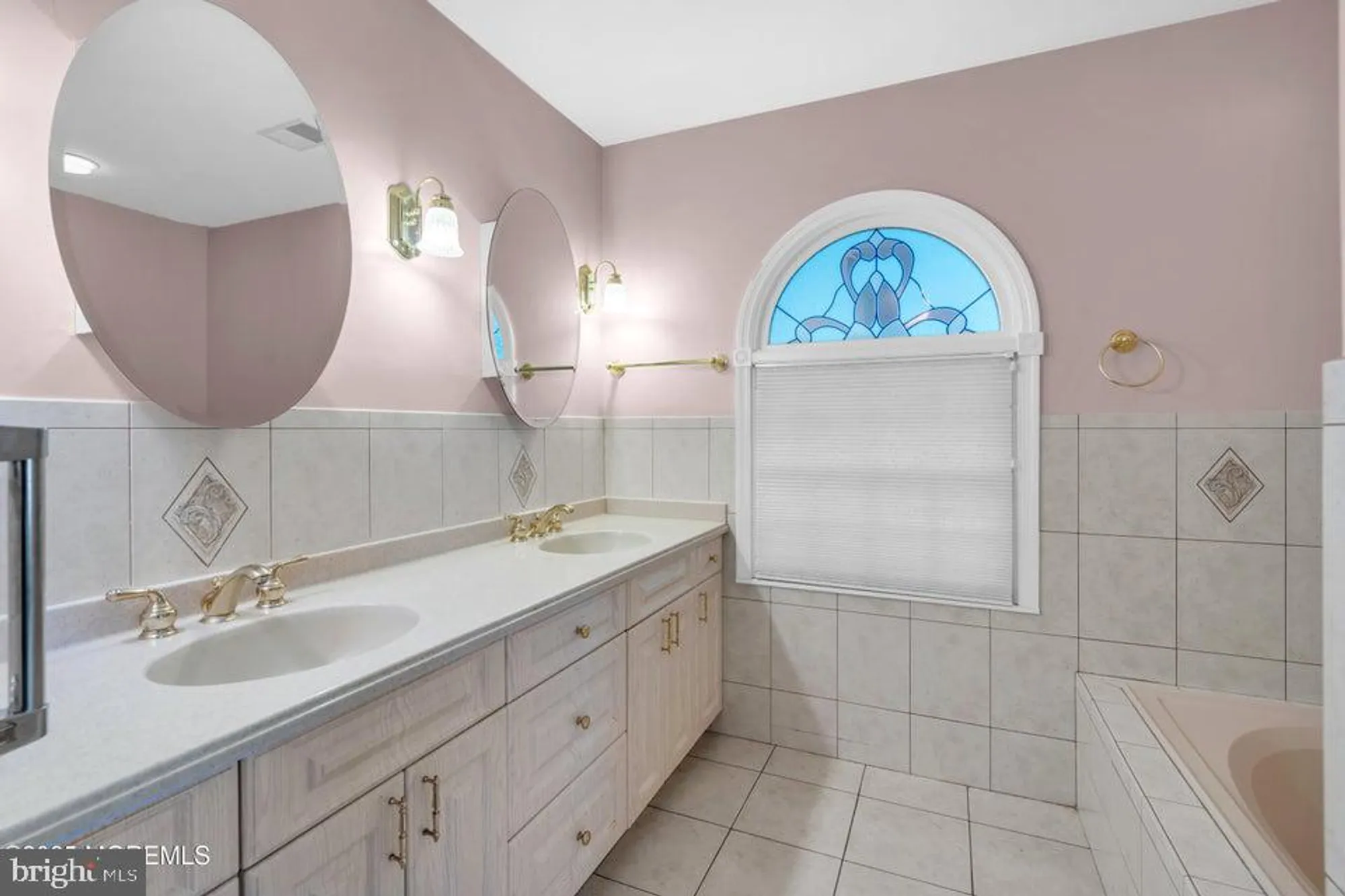 Property Slideshow image 14 of 19 | 1895 crimson ct, Toms River, NJ, 08755