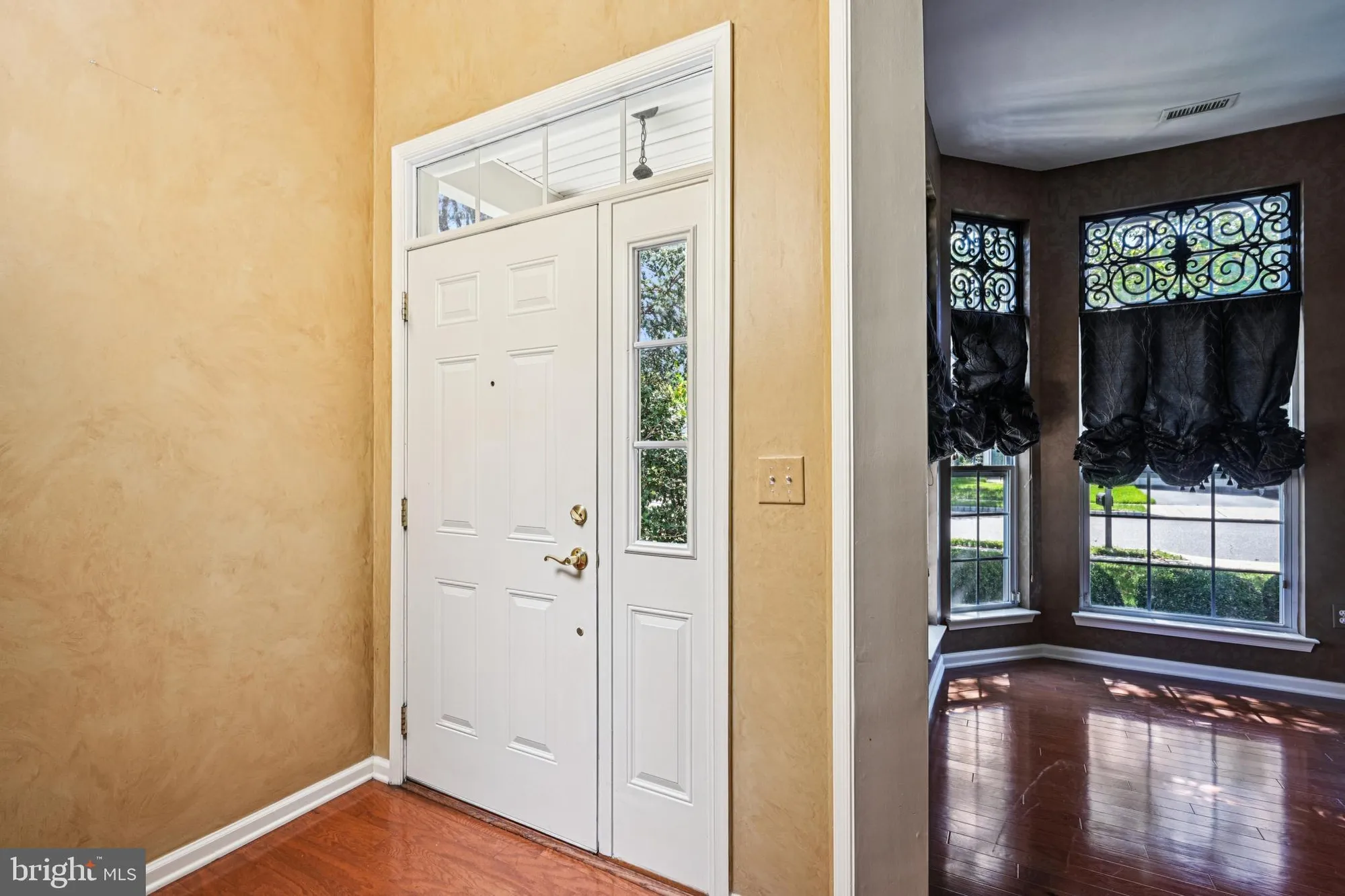 Property Slideshow image 7 of 57 | 4 woodcrest ct, Berlin, NJ, 08009