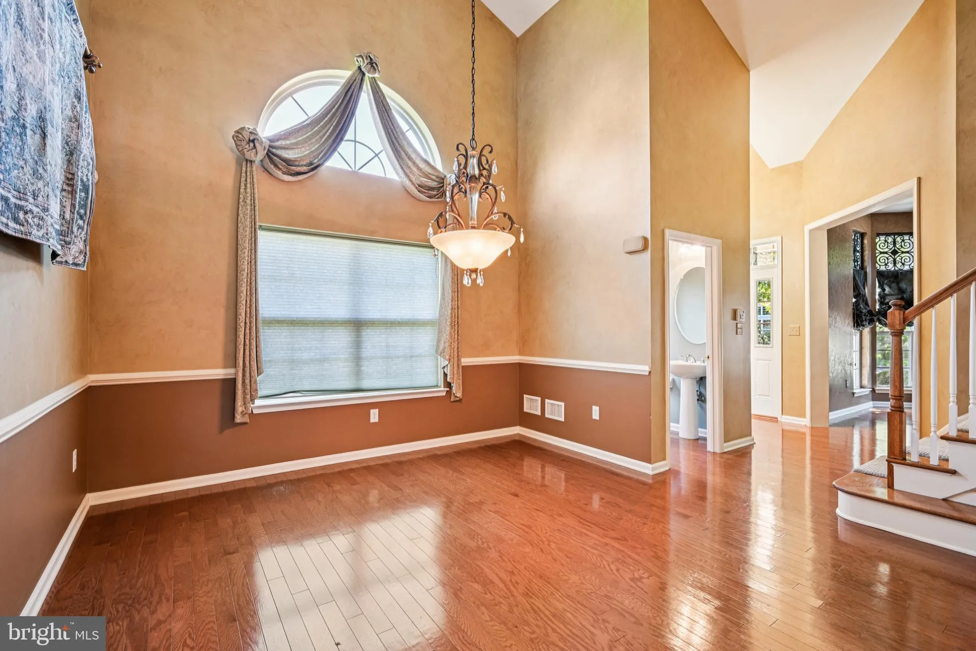 Property Slideshow image 11 of 57 | 4 woodcrest ct, Berlin, NJ, 08009
