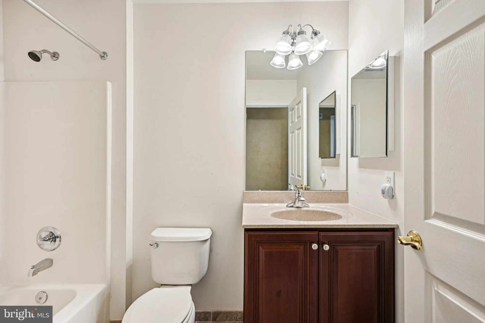 Property Slideshow image 33 of 57 | 4 woodcrest ct, Berlin, NJ, 08009