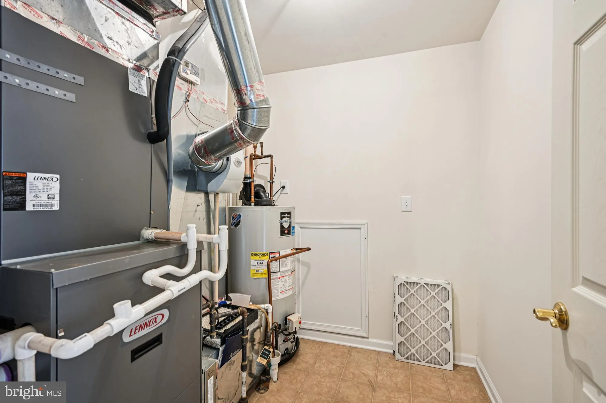 Property Slideshow image 35 of 57 | 4 woodcrest ct, Berlin, NJ, 08009