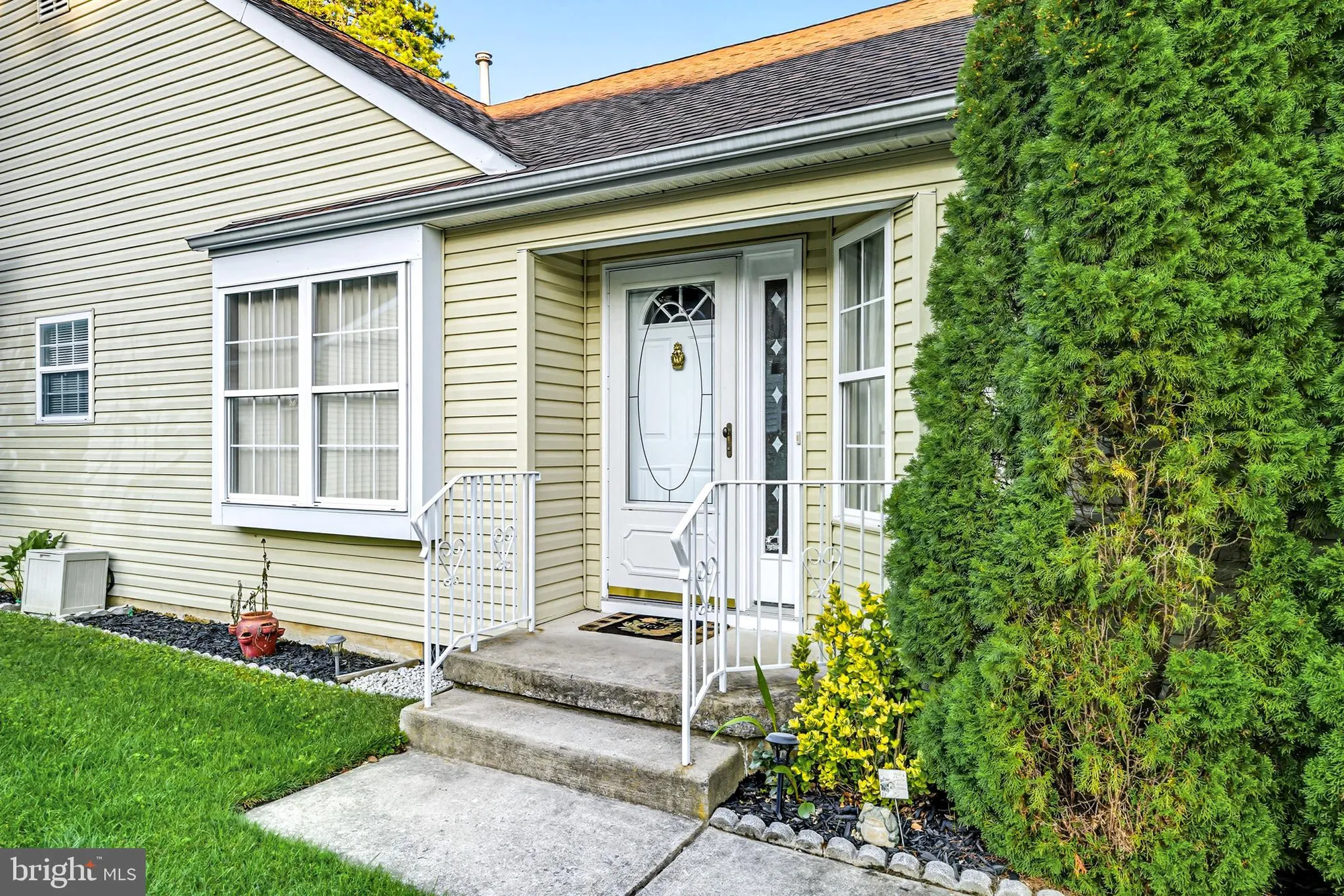 Property Slideshow image 3 of 25 | 624 riviera dr, Williamstown, NJ, 08094