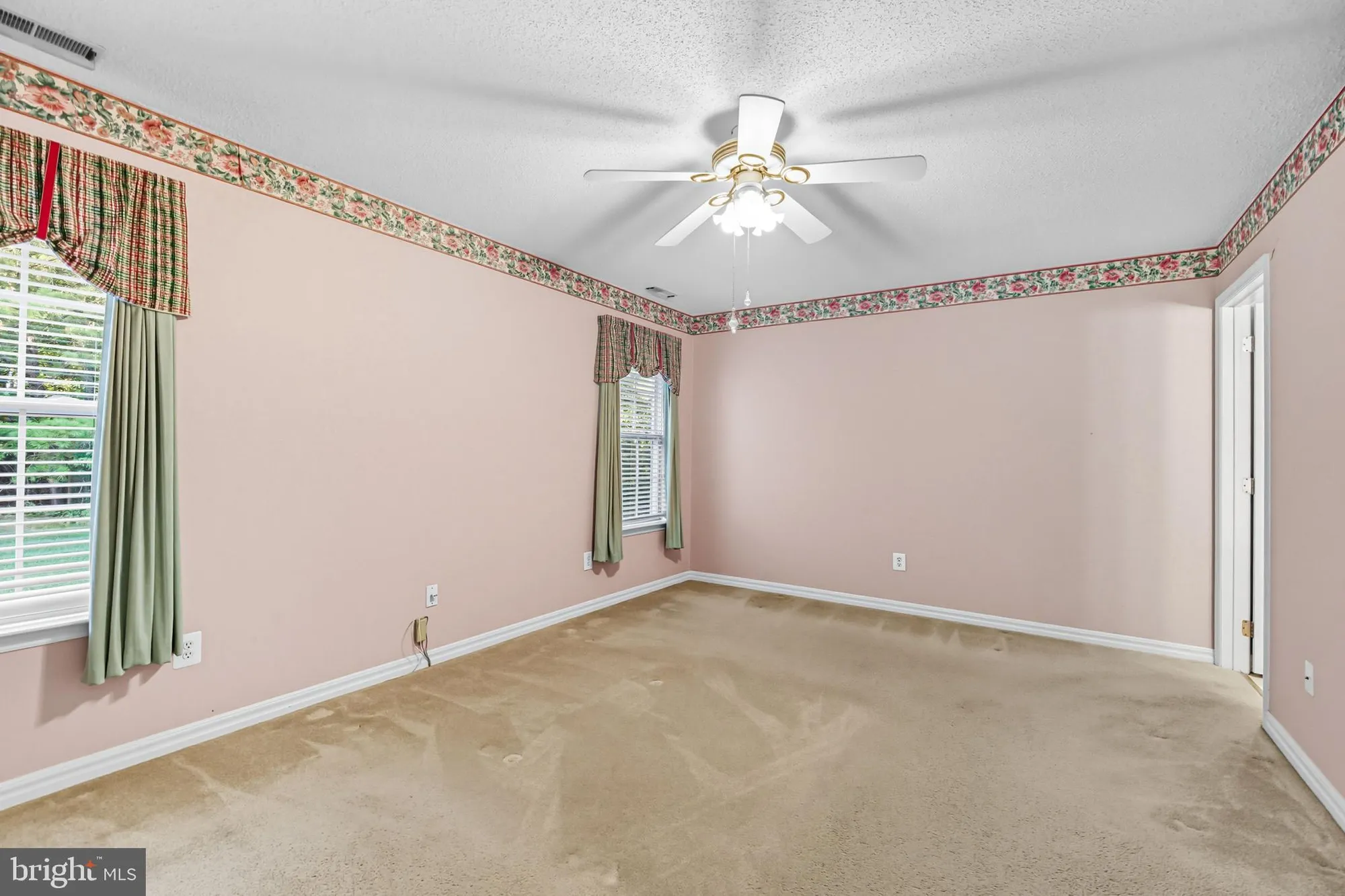 Property Slideshow image 18 of 25 | 624 riviera dr, Williamstown, NJ, 08094