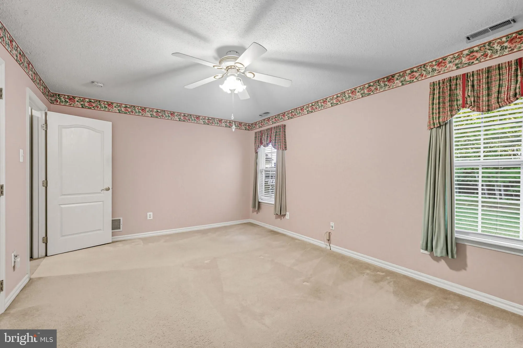 Property Slideshow image 19 of 25 | 624 riviera dr, Williamstown, NJ, 08094