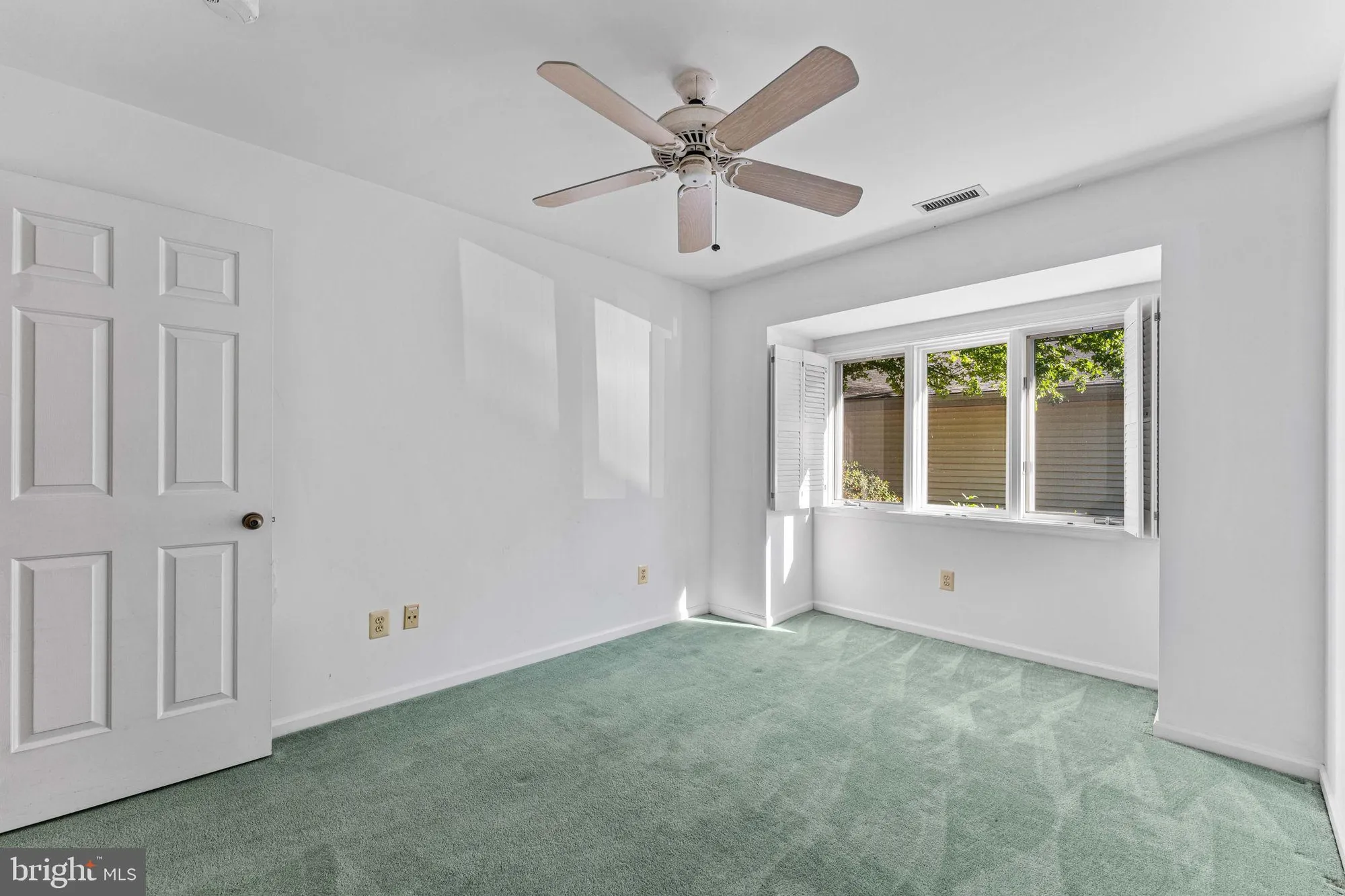 Property Slideshow image 26 of 42 | 975 kennett way, West Chester, PA, 19380