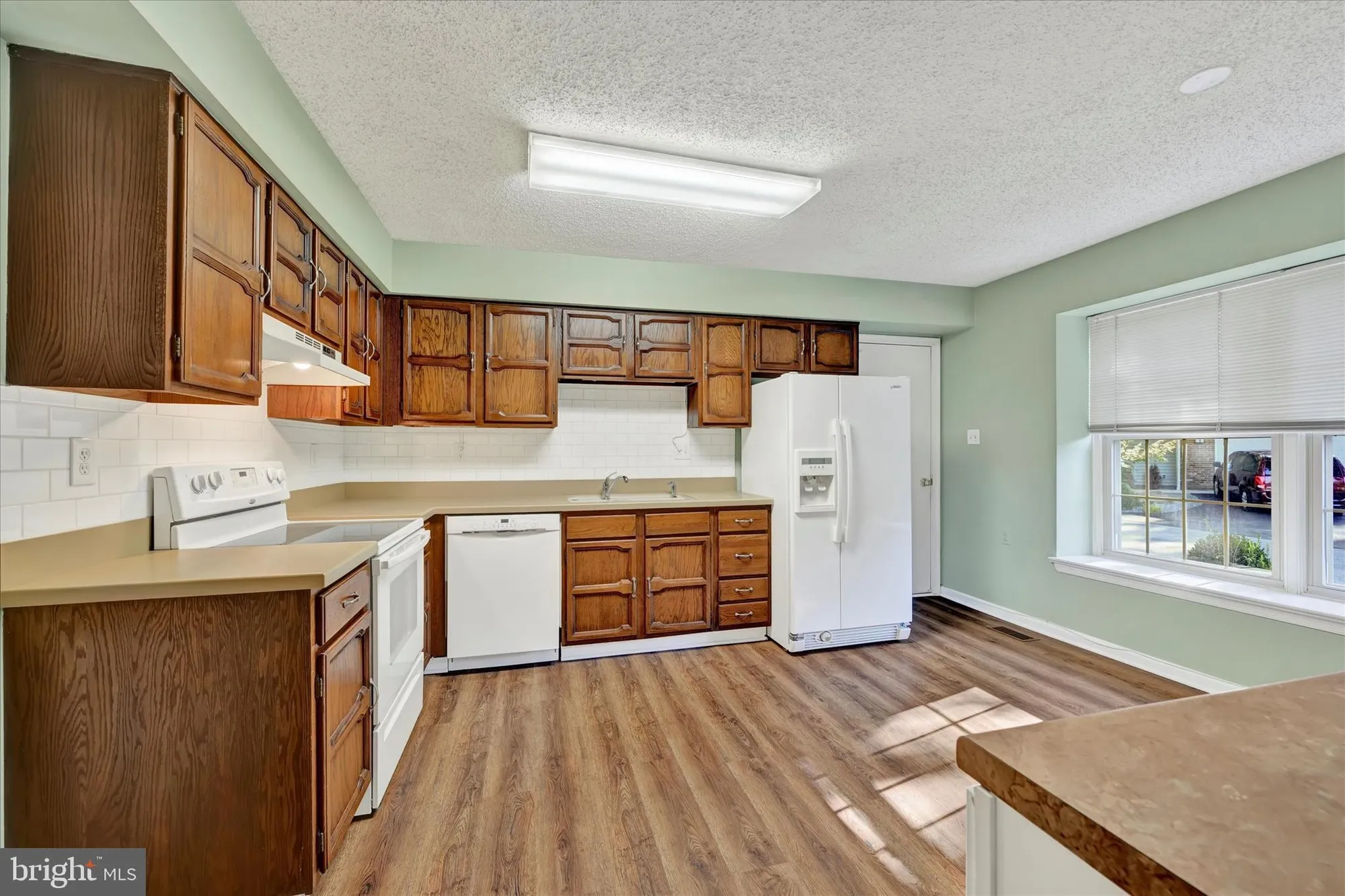 Property Slideshow image 6 of 85 | 1012 mastline dr, Annapolis, MD, 21401